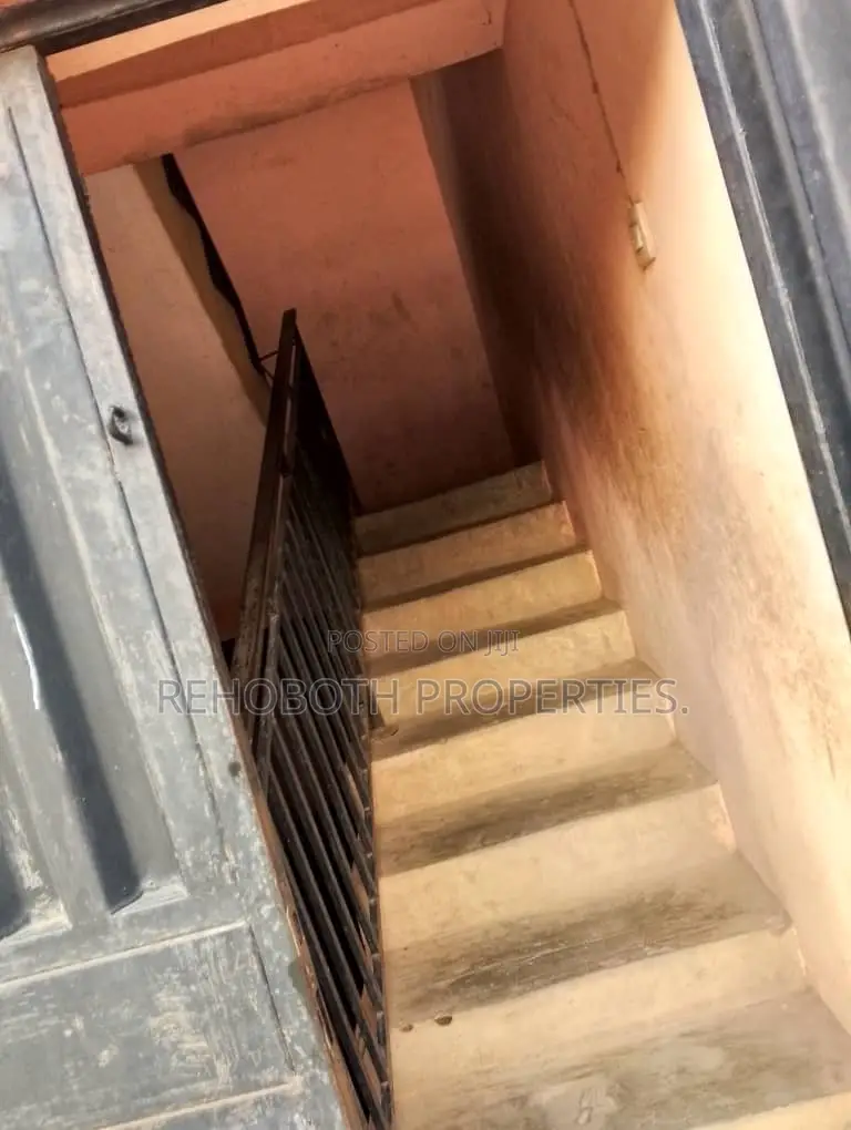 12bdrm Block of Flats in Ayilara Sharp Corner, Ibadan for sale in Ibadan