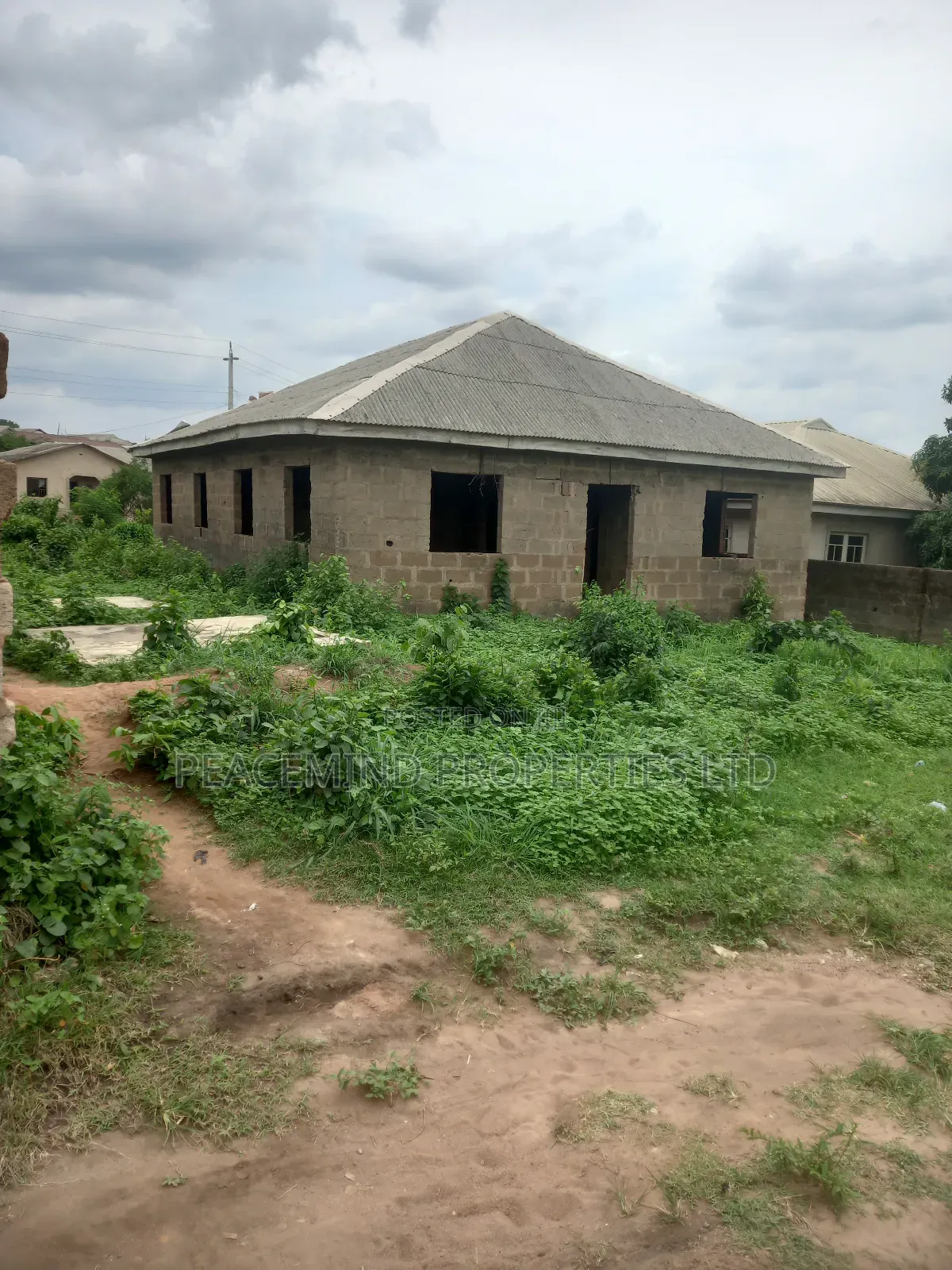 8bdrm Bungalow in Ifo Oja Bus Stop for sale in Ifo