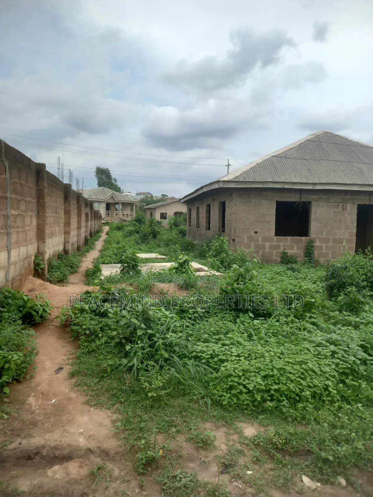 8bdrm Bungalow in Ifo Oja Bus Stop for sale in Ifo
