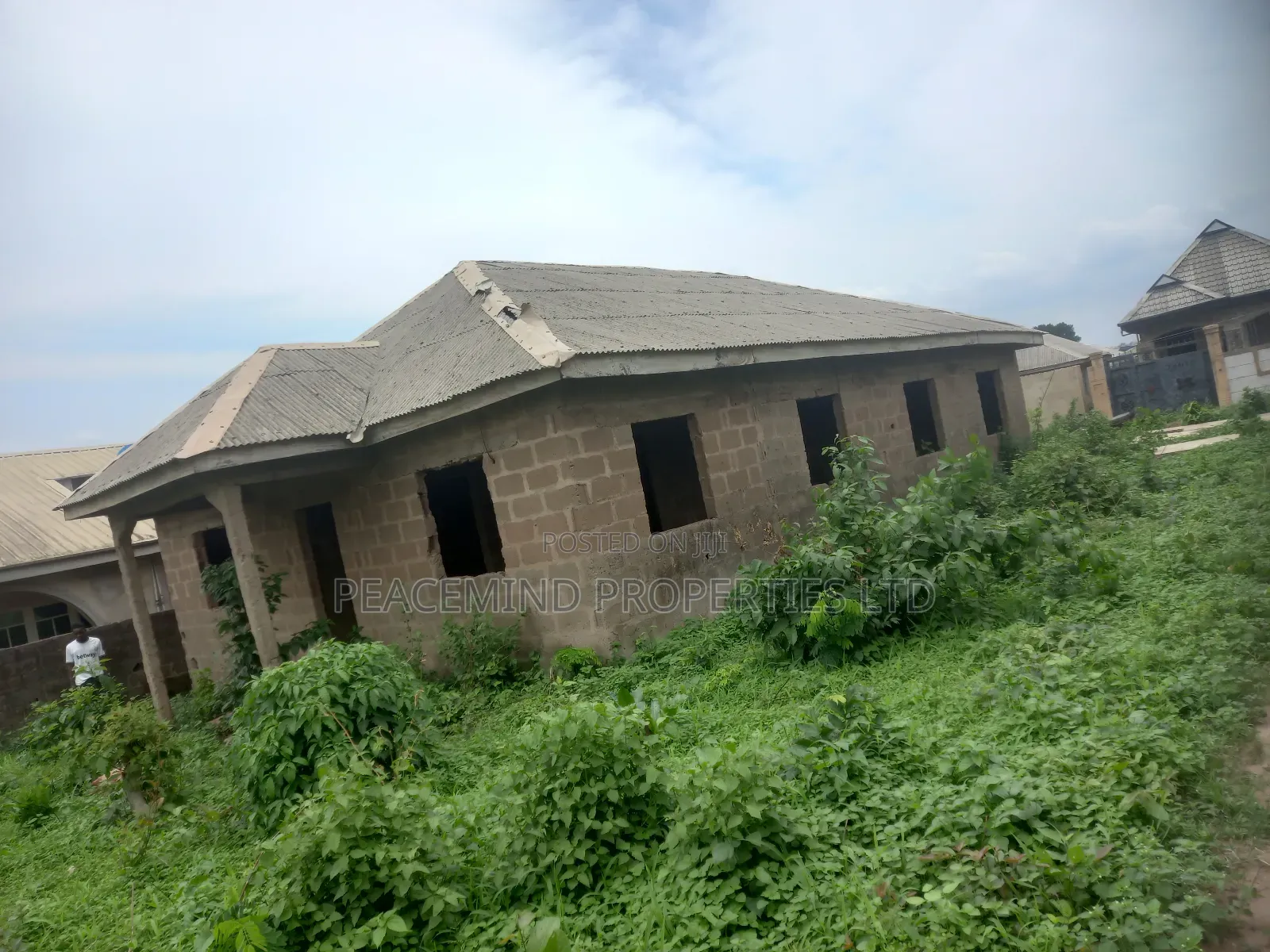 8bdrm Bungalow in Ifo Oja Bus Stop for sale in Ifo