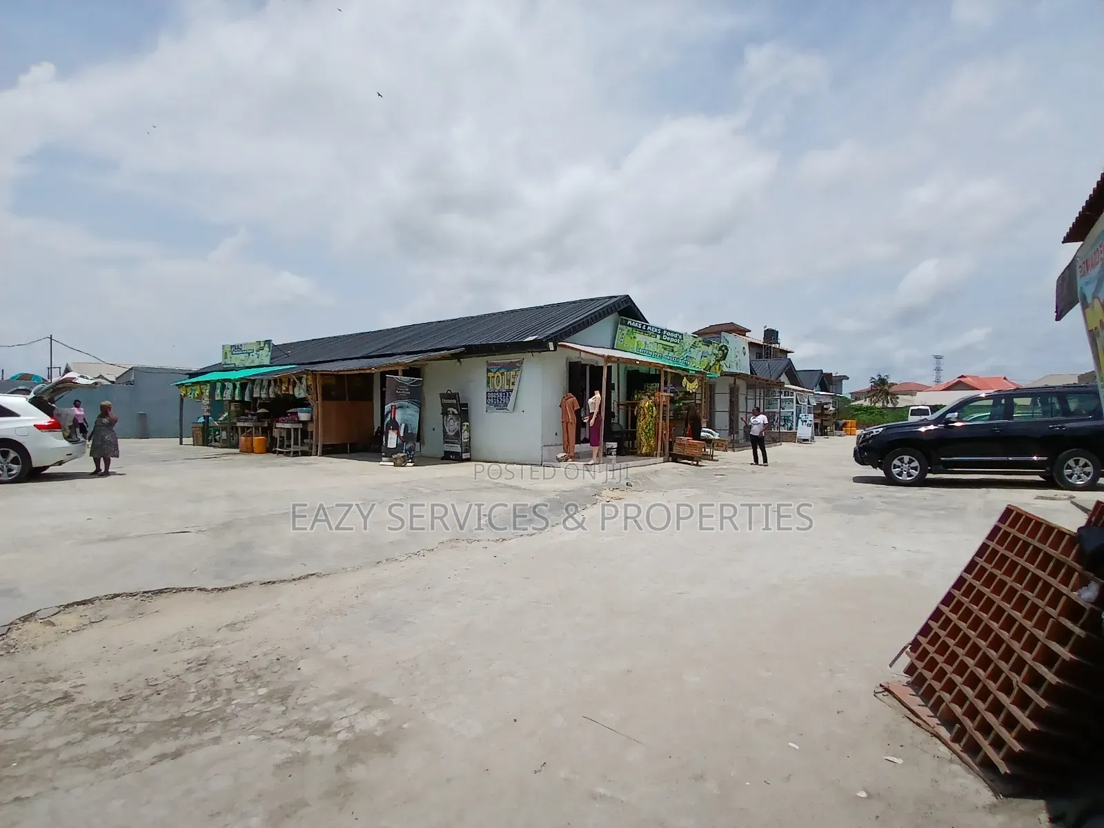 Shops and Office Spaces in a Complex at Ado Road, Ajah in Ado / Ajah