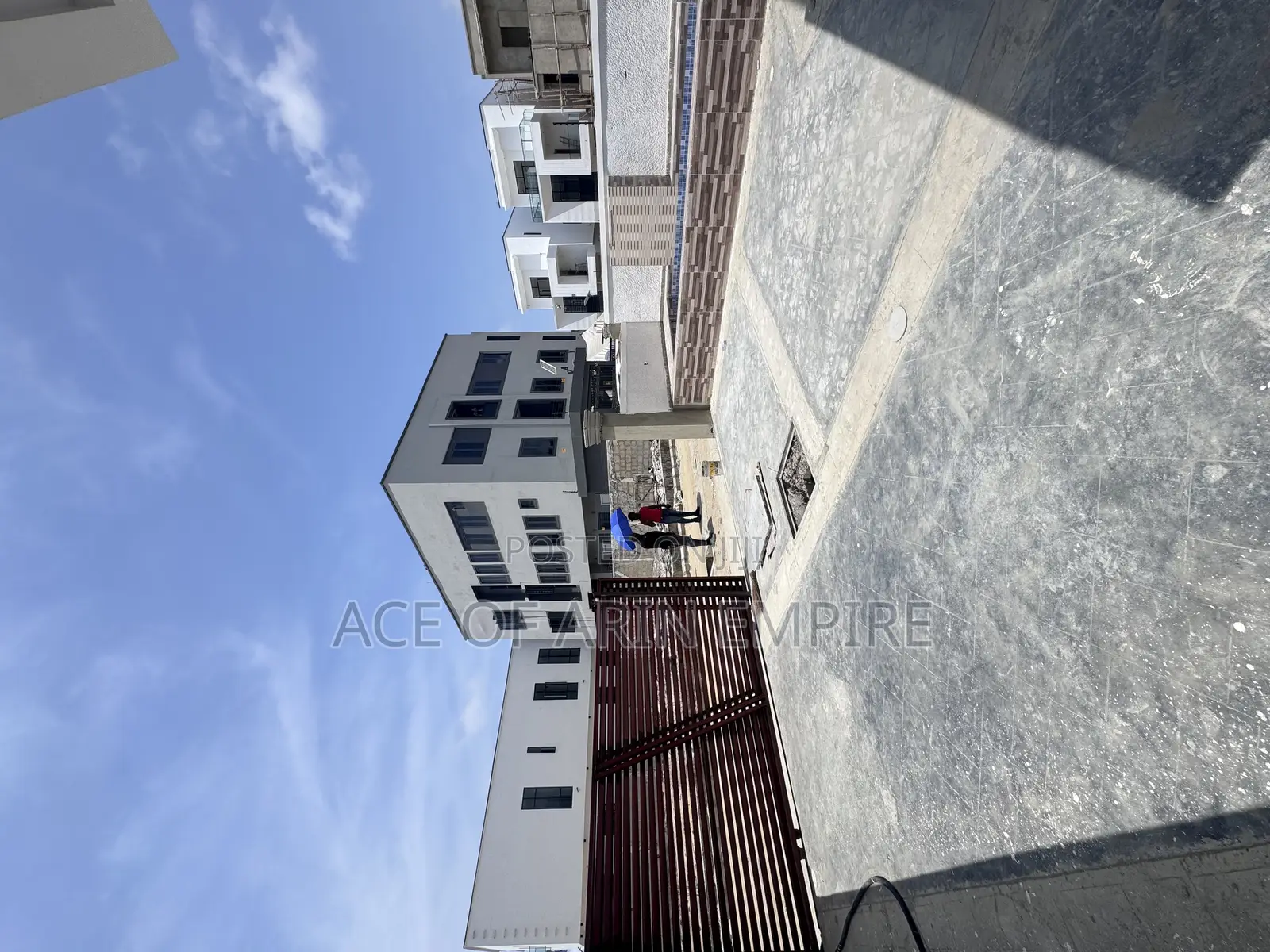 4bdrm Duplex in Chevron for sale in Chevron