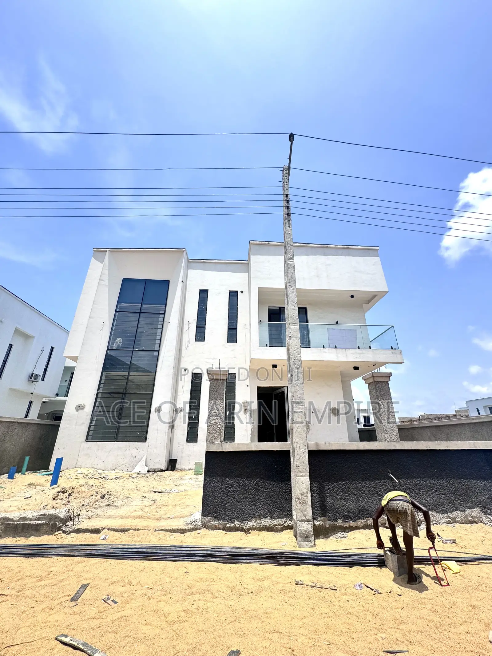 5bdrm Duplex in Chevron for sale in Chevron
