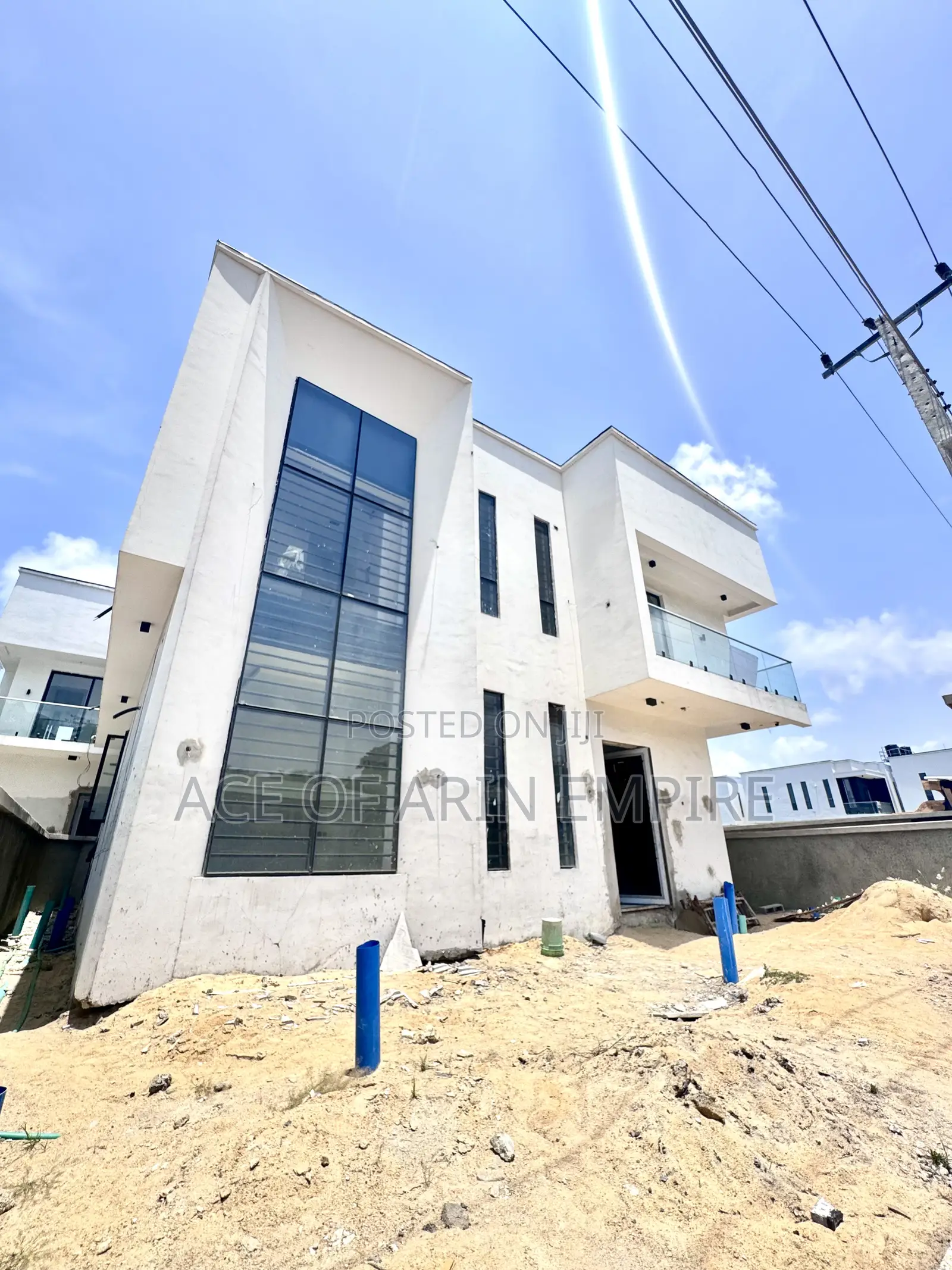 5bdrm Duplex in Chevron for sale in Chevron