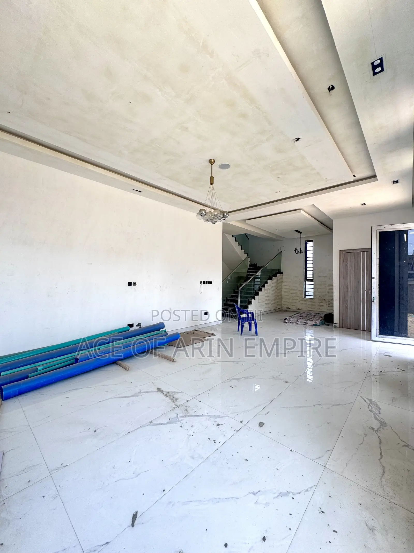 5bdrm Duplex in Chevron for sale in Chevron