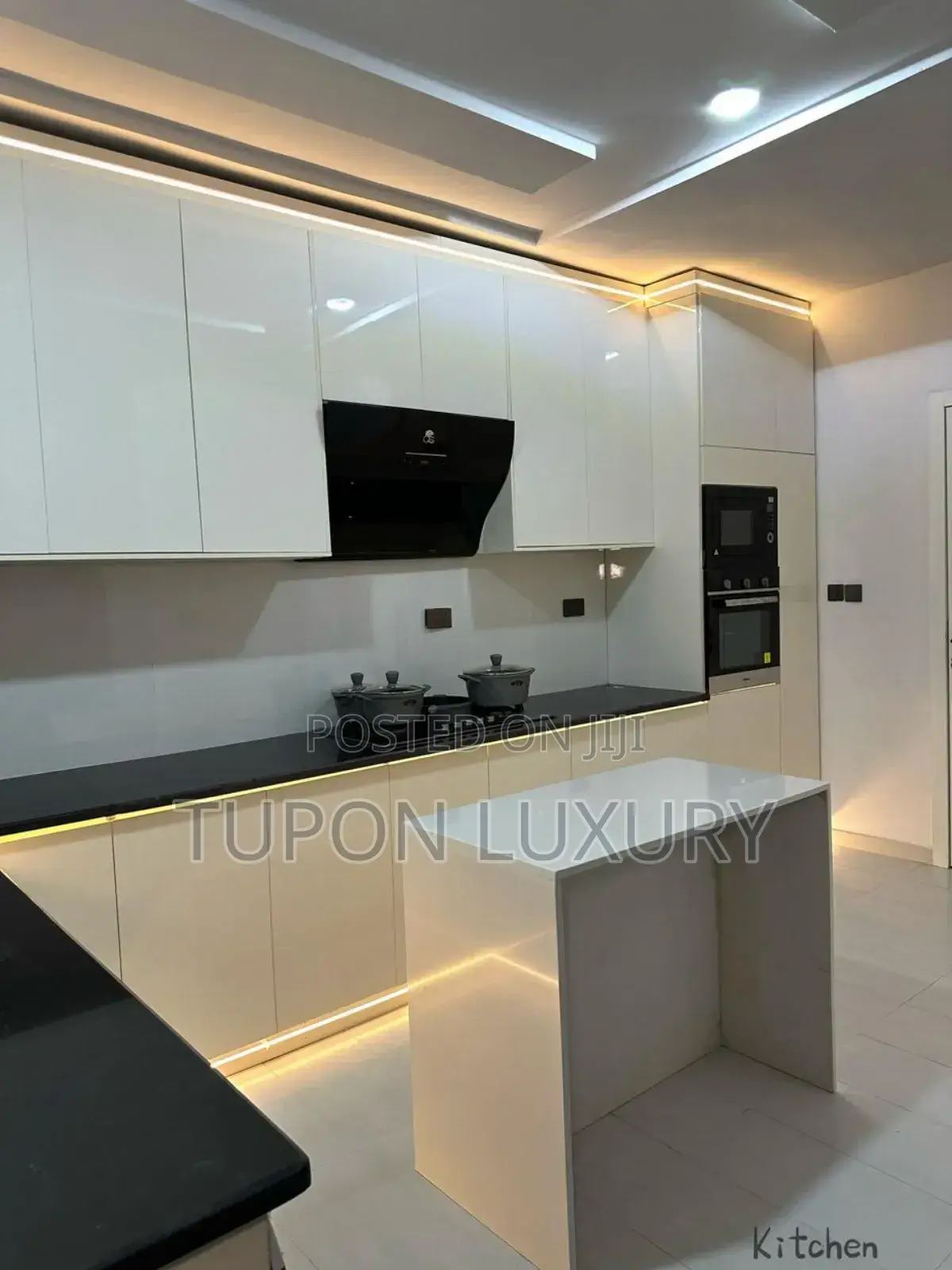 Luxury 4bed With Ps5, Snooker, Pool and Bath Tub in Lekki