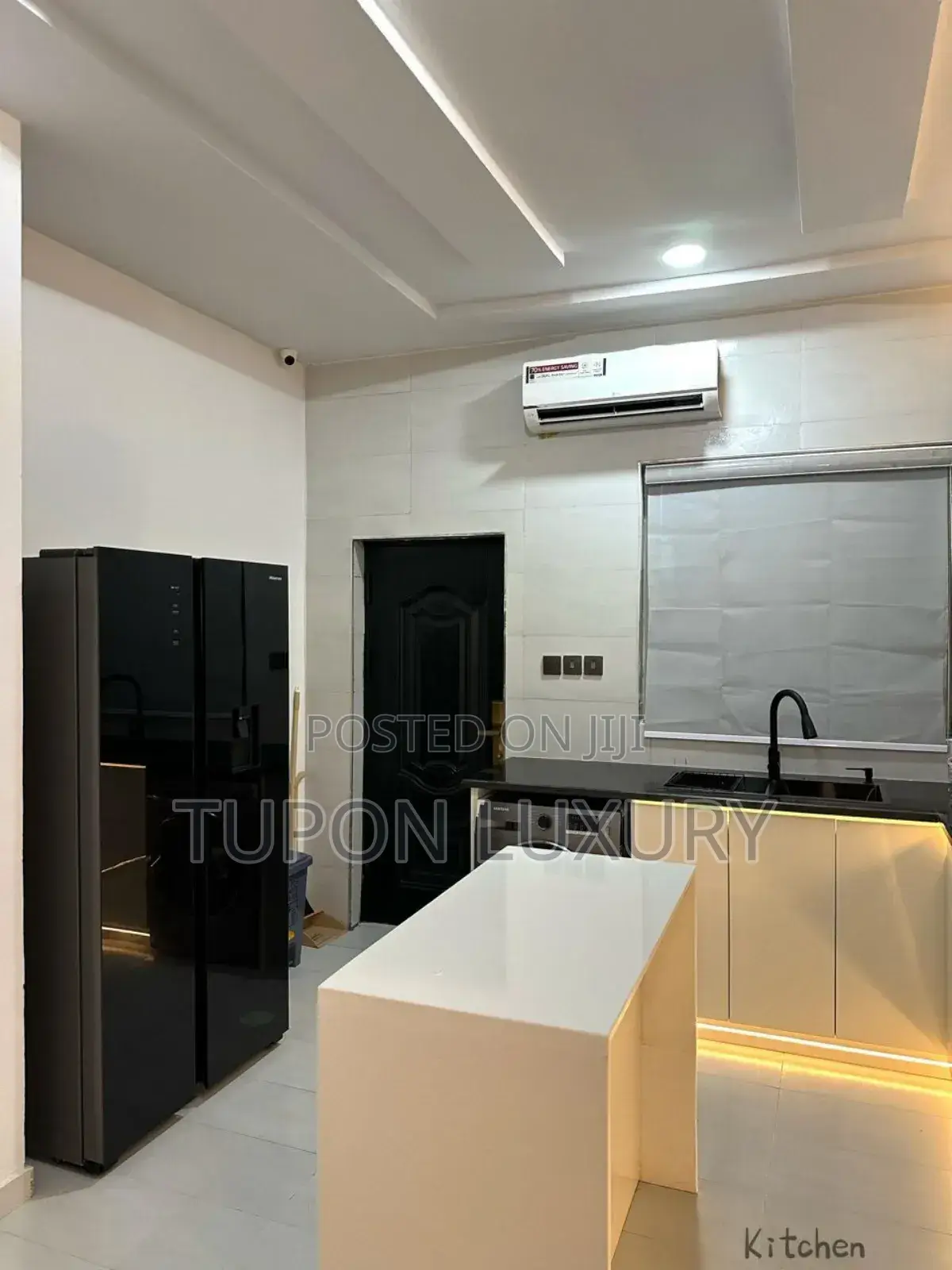 Luxury 4bed With Ps5, Snooker, Pool and Bath Tub in Lekki
