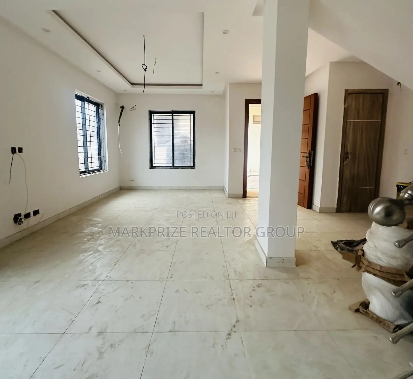 4bdrm Duplex in Opebi Ikeja Lagos for sale in Ikeja