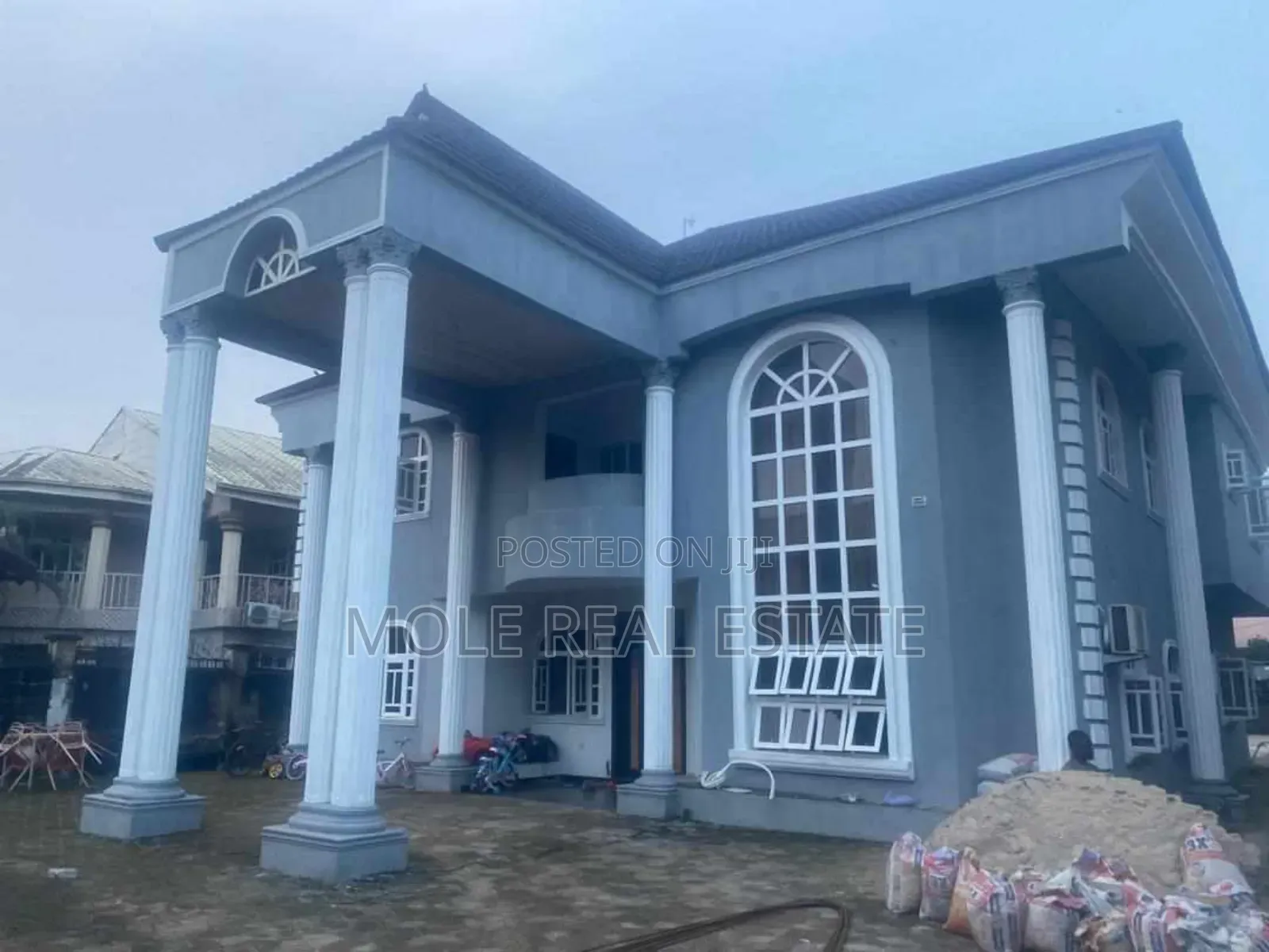 Luxery 6 Bed Fully Detached Full Plot Ajao Estate in Ajao Estate