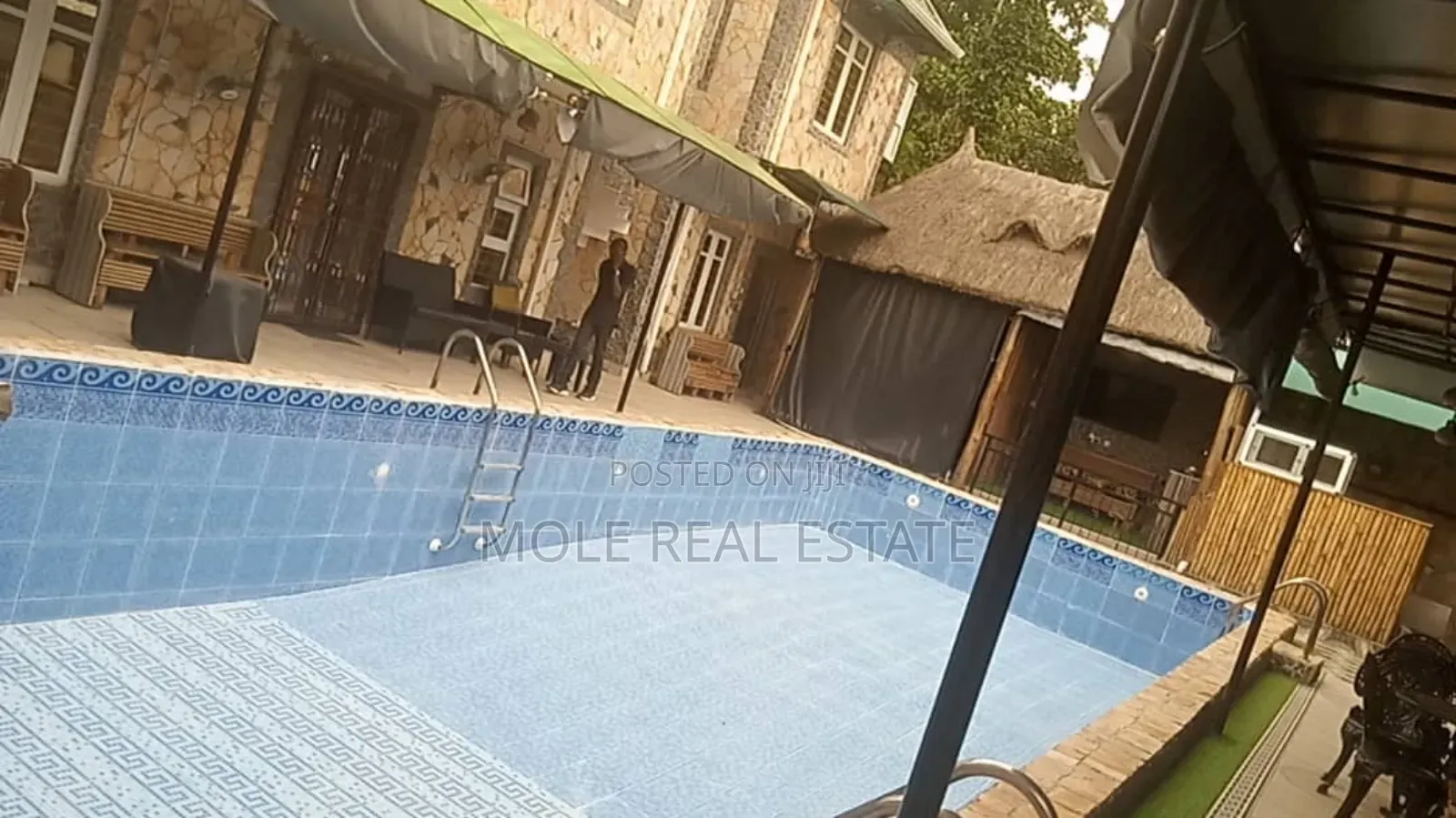 Luxery 6 Bed Fully Detached Full Plot Ajao Estate in Ajao Estate