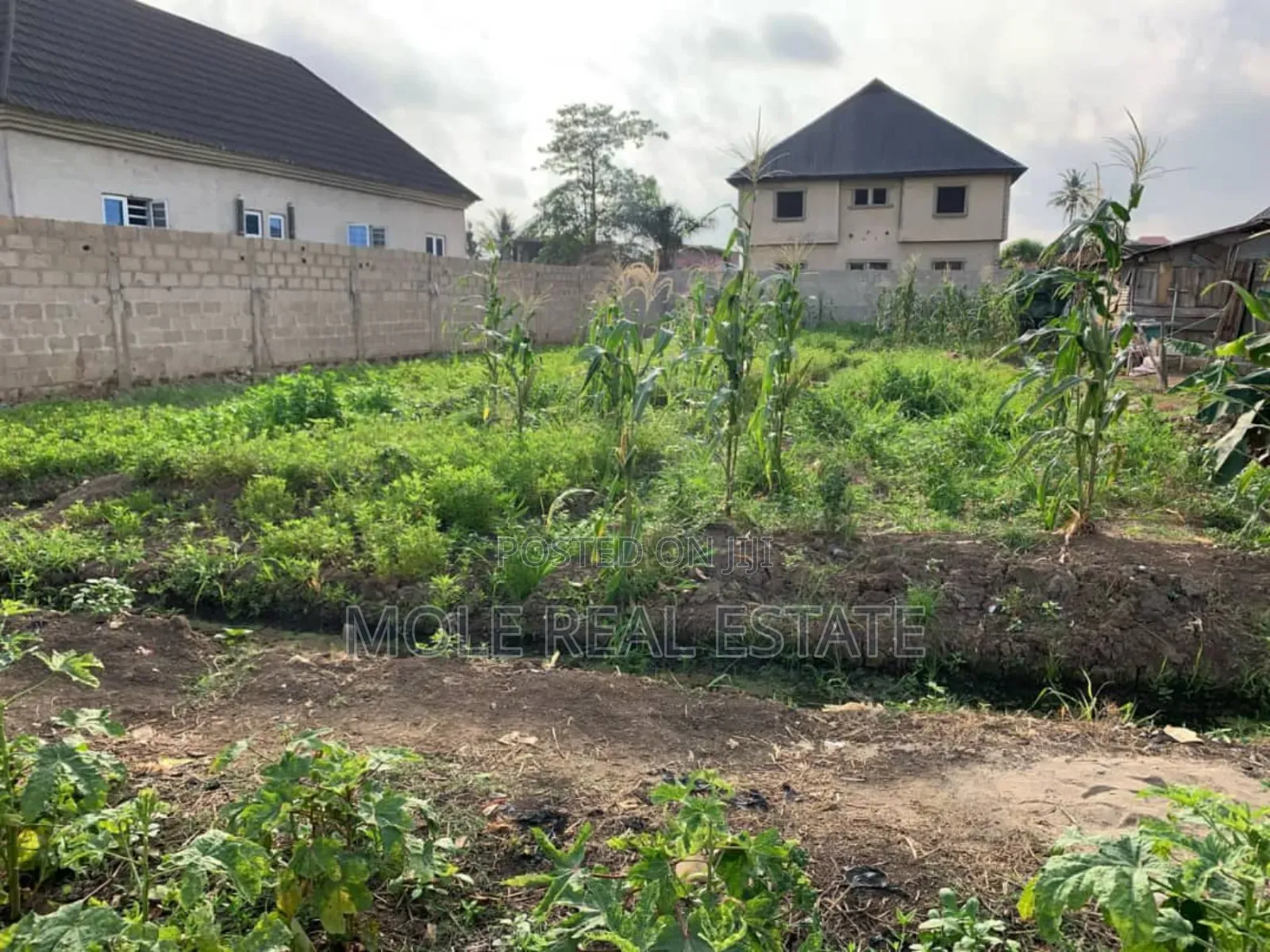 Luxery 2 Berd Liasu Rd Fenced Gate Floored and Painted 33kva in Ikotun/Igando