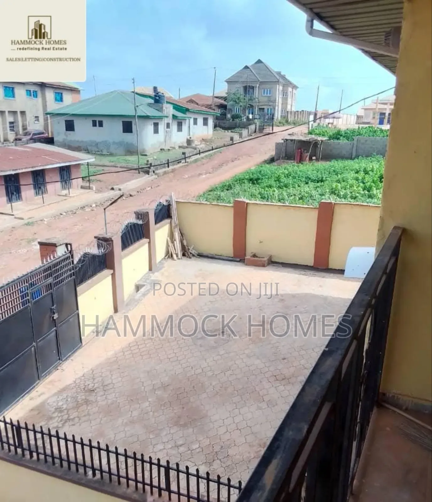 12bdrm Block of Flats in Ibadan for sale in Ibadan