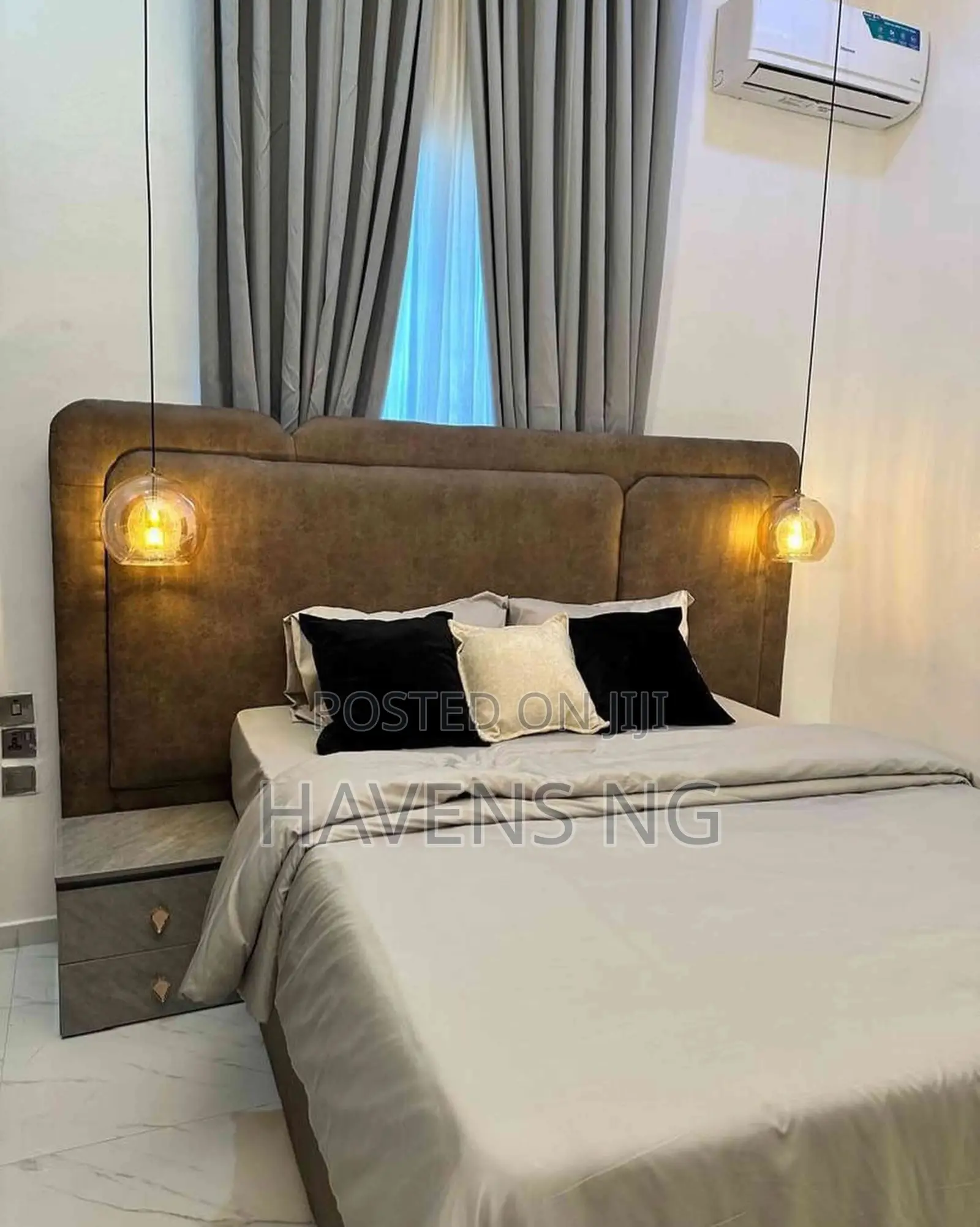 Luxury 4-Bedroom Self Compound for Short/Long Stay in Lekki Phase 1