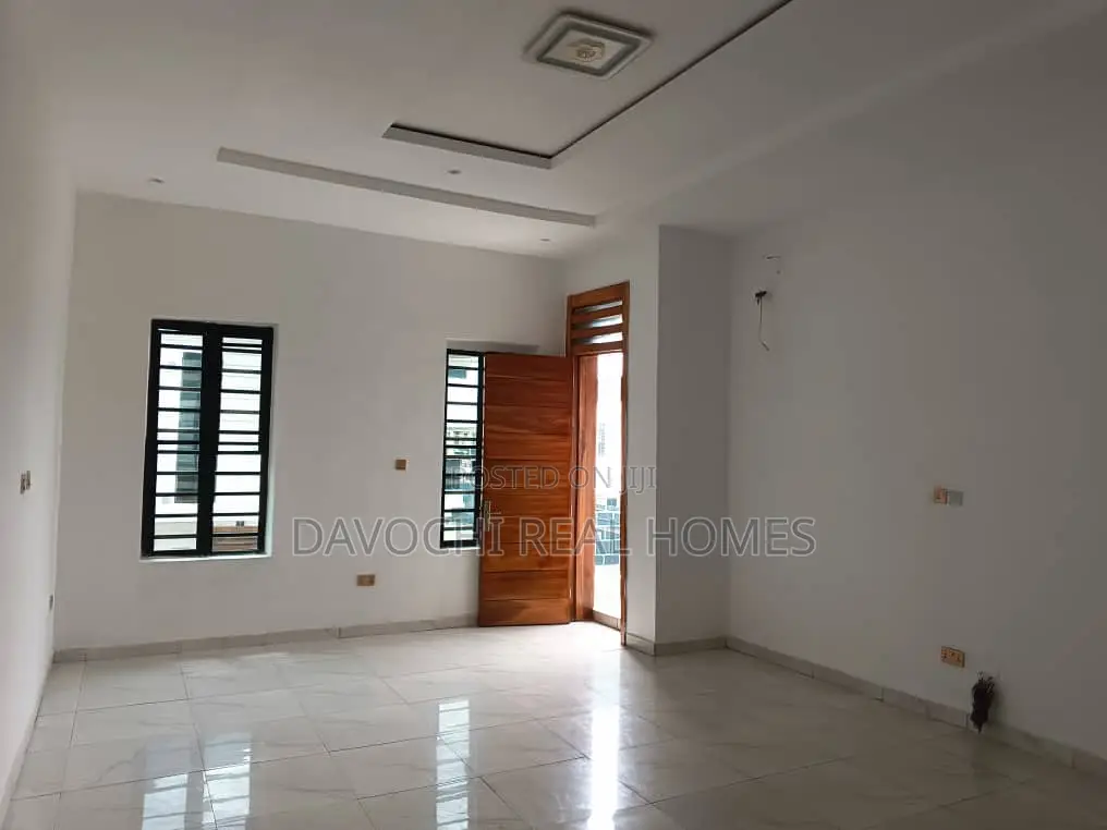 4bdrm Duplex in Agungi. for rent in Agungi