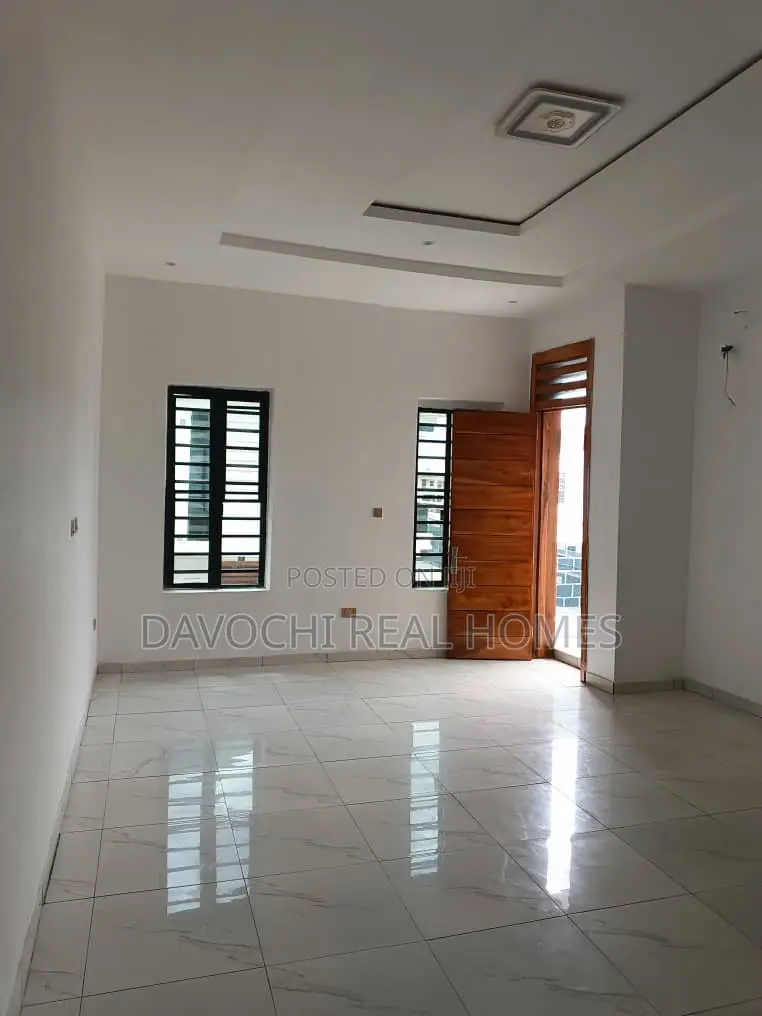 4bdrm Duplex in Agungi. for rent in Agungi