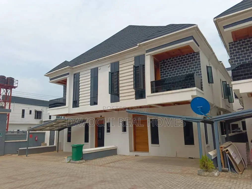 4bdrm Duplex in Agungi. for rent in Agungi