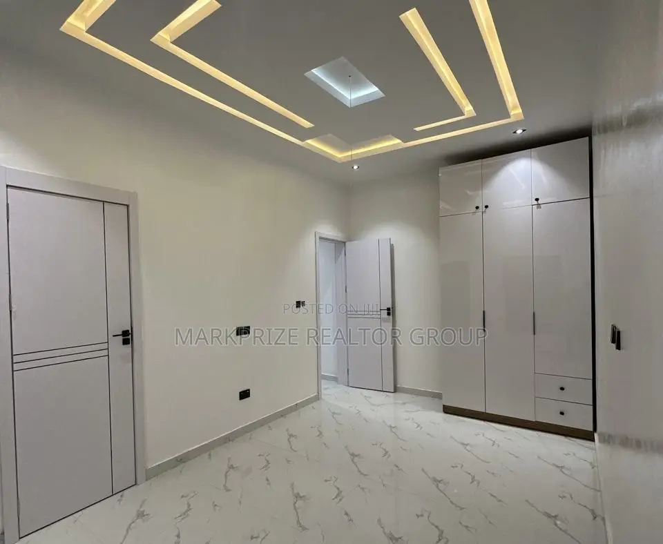 4bdrm Duplex in Lekki Oral Estate for sale in Lekki