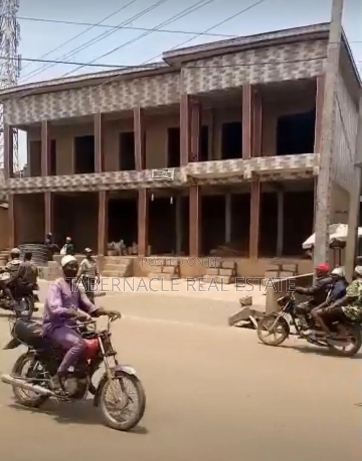 Big Shop on Along Major Road, Sabo, Ikorodu Garage in Ikorodu Garage