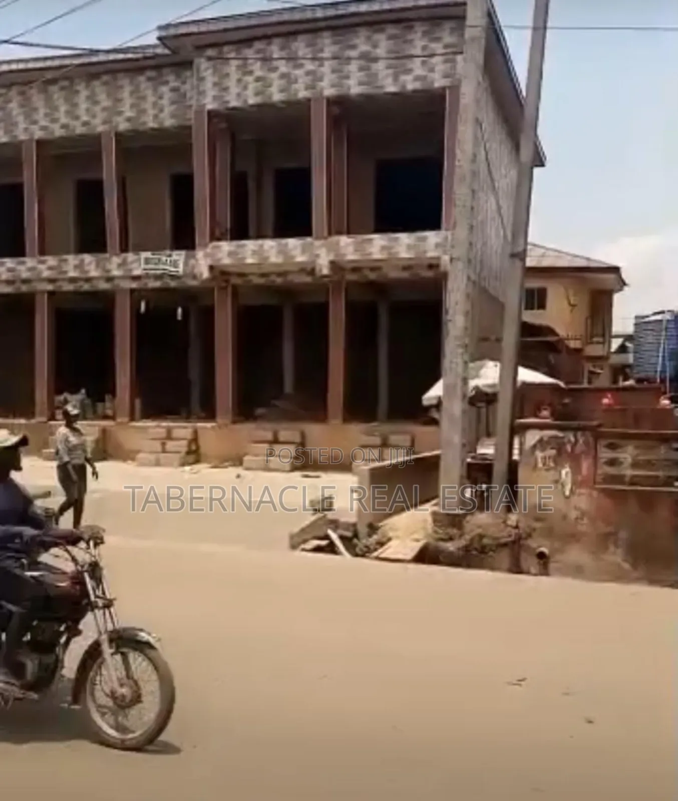 Big Shop on Along Major Road, Sabo, Ikorodu Garage in Ikorodu Garage