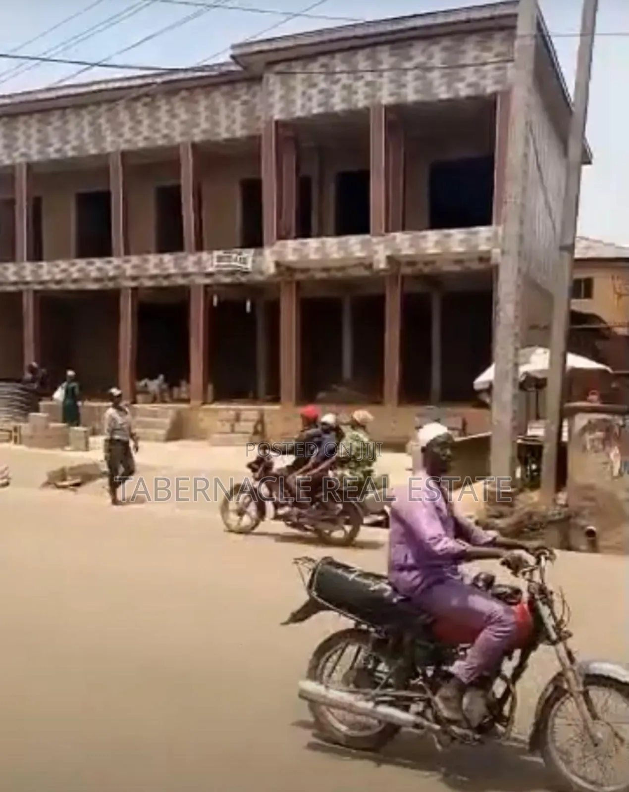 Big Shop on Along Major Road, Sabo, Ikorodu Garage in Ikorodu Garage