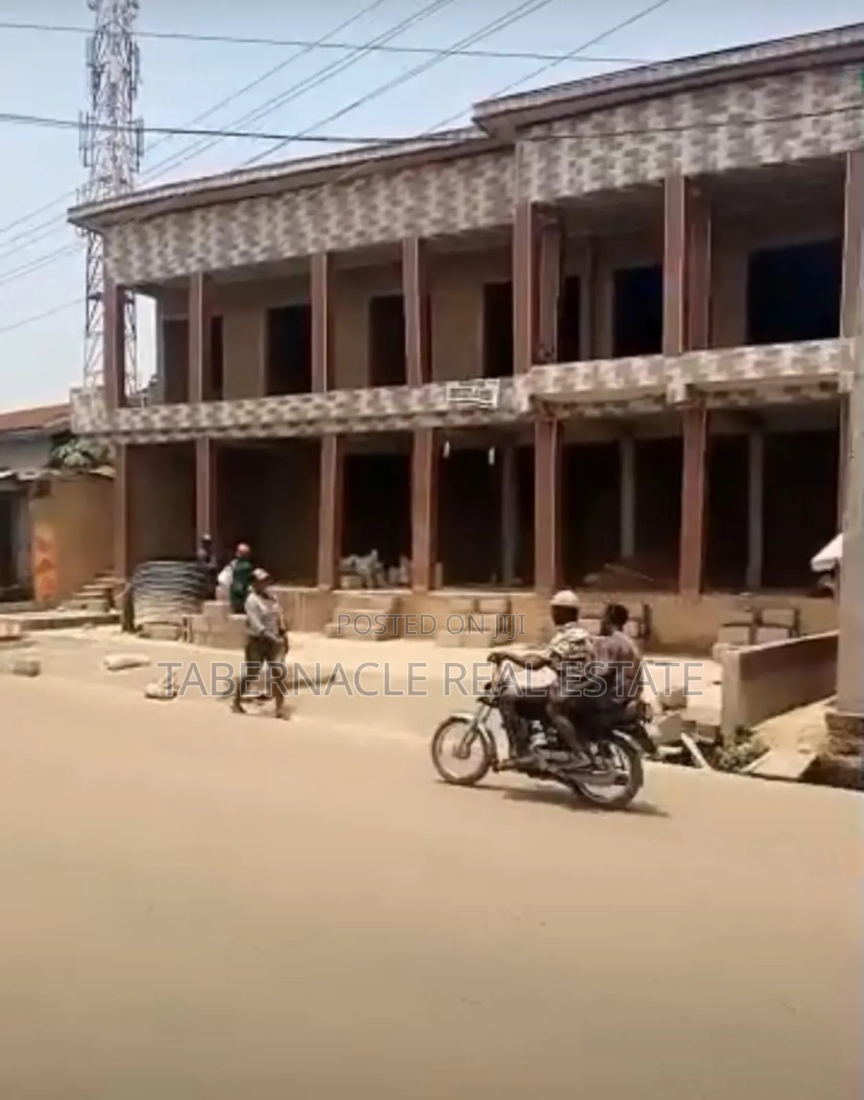 Big Shop on Along Major Road, Sabo, Ikorodu Garage in Ikorodu Garage