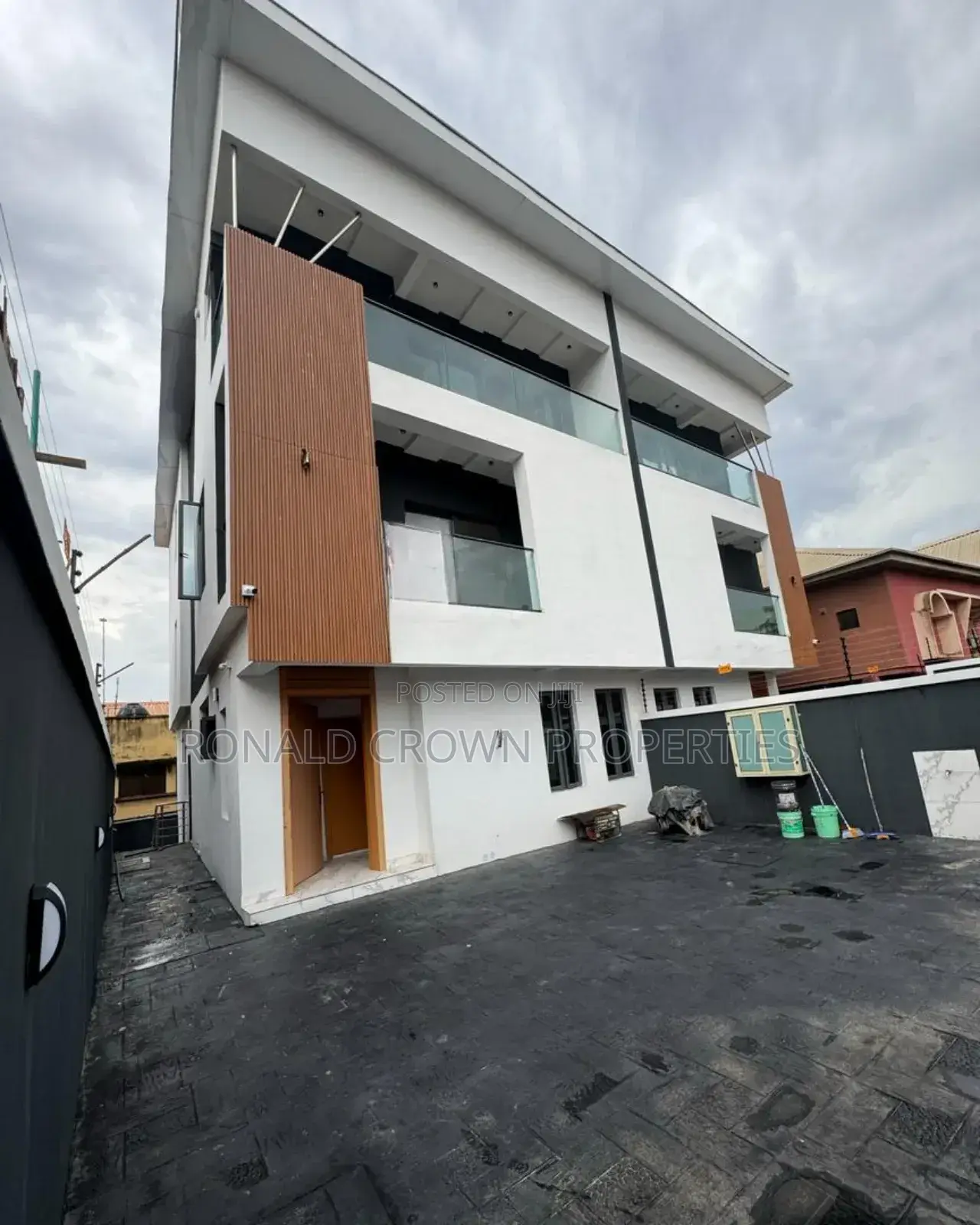 4bdrm Duplex in Adeniyi Jones for sale in Adeniyi Jones
