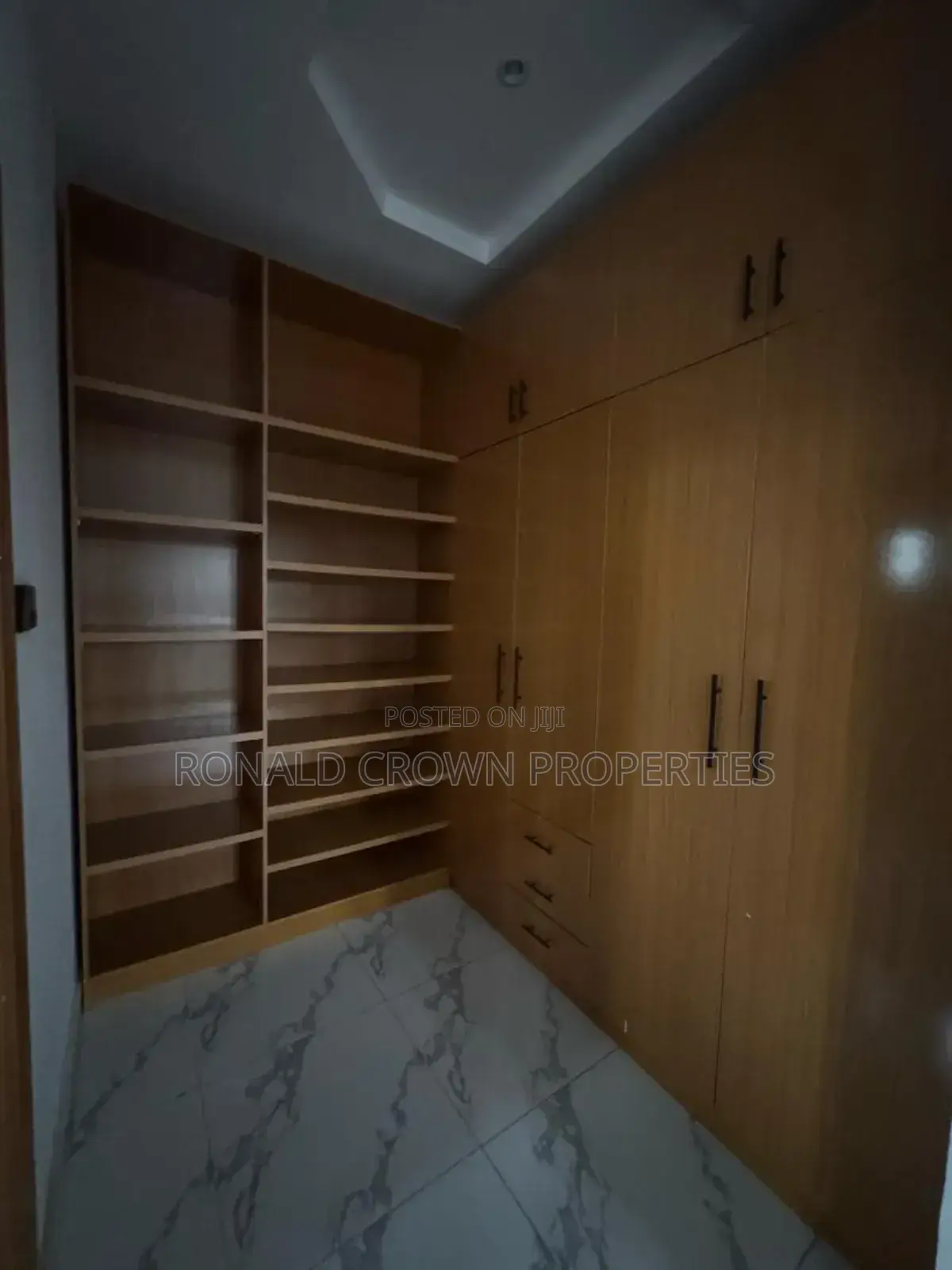 4bdrm Duplex in Adeniyi Jones for sale in Adeniyi Jones
