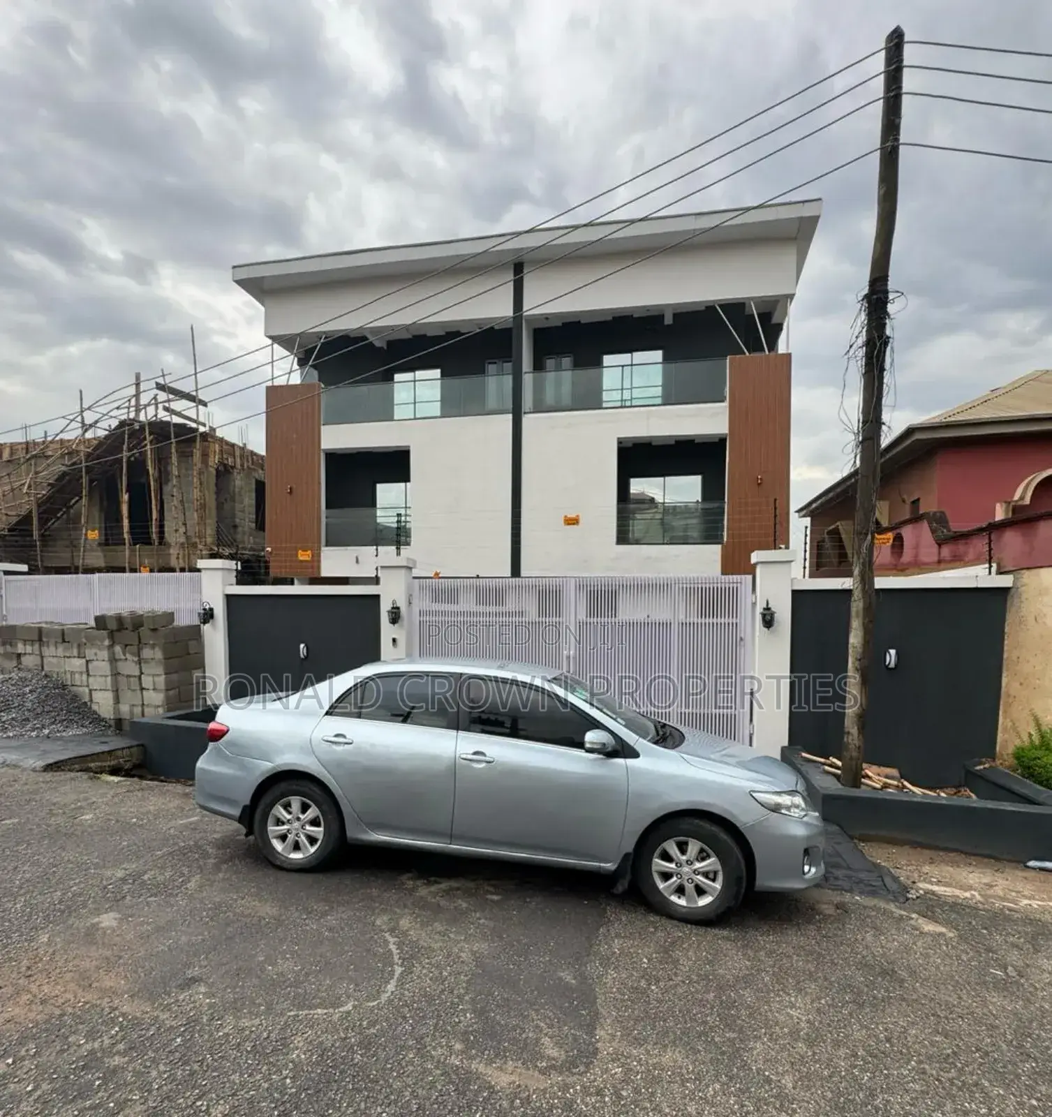 4bdrm Duplex in Adeniyi Jones for sale in Adeniyi Jones