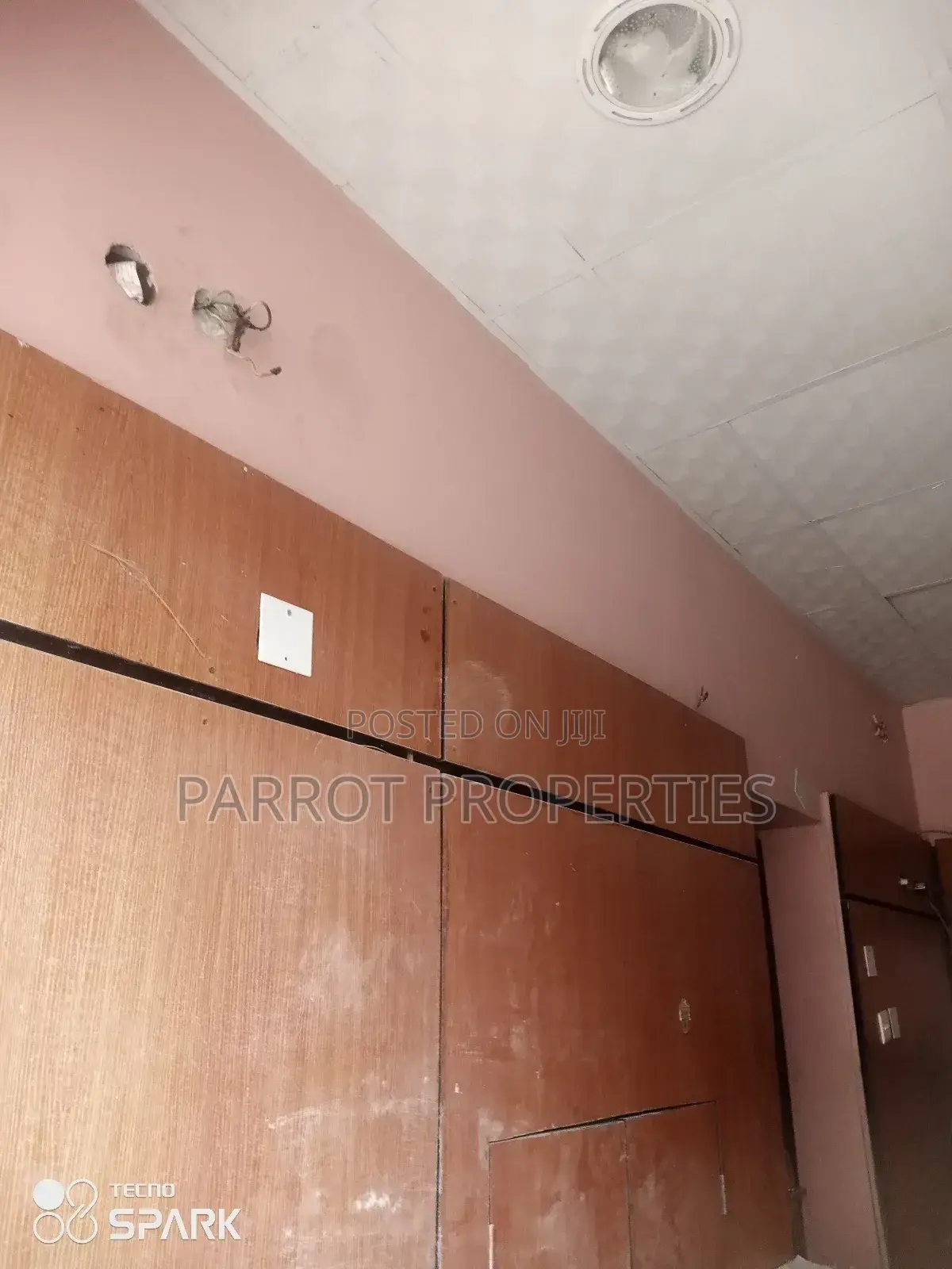 Office for Rent With Toilet and Store in Gwarinpa