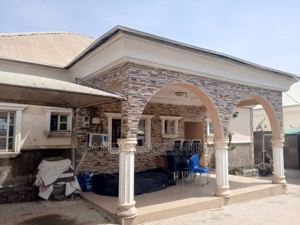 3bdrm Bungalow in Gwarimpa Extension, Gwarinpa for sale in Gwarinpa