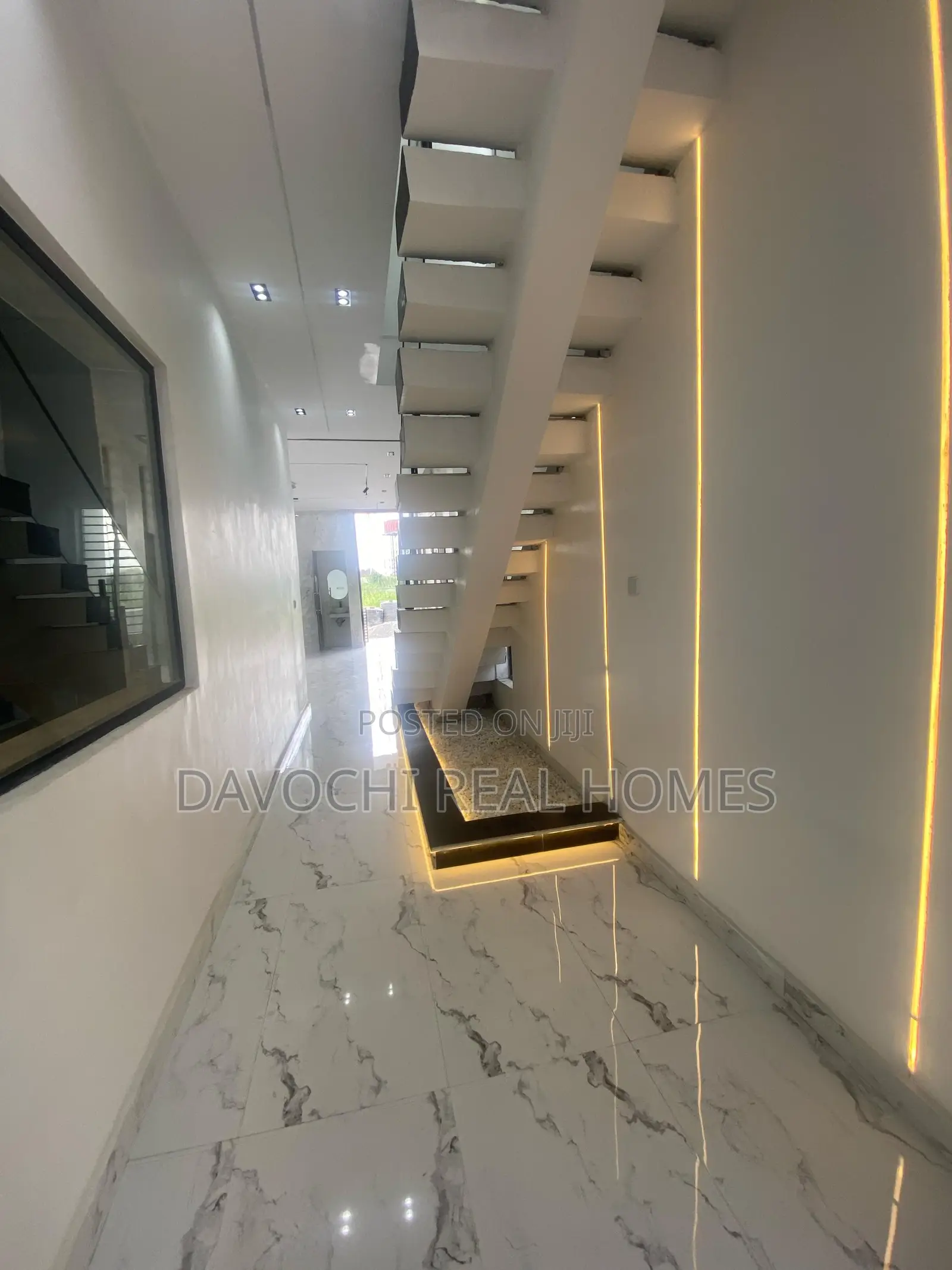 5bedroom Duplex for Sale in Chevron