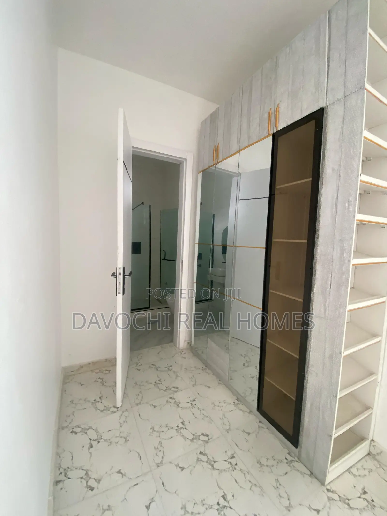 5bedroom Duplex for Sale in Chevron