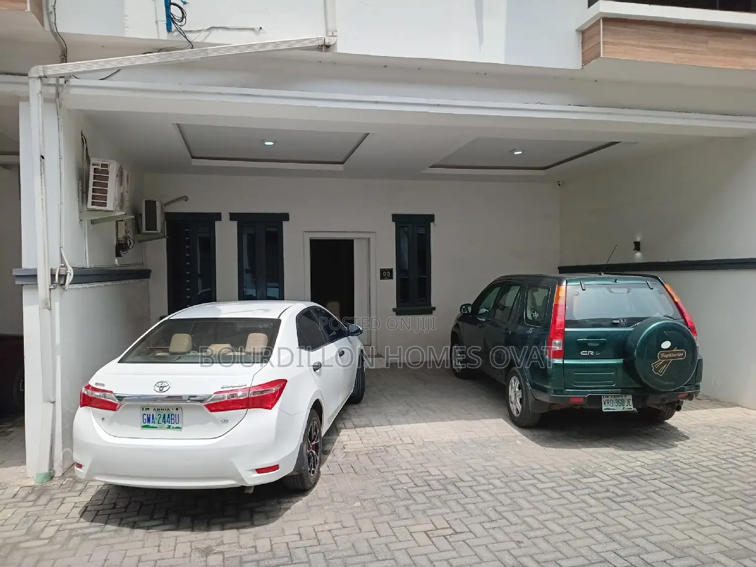 4bdrm Duplex in Chevron for sale in Chevron