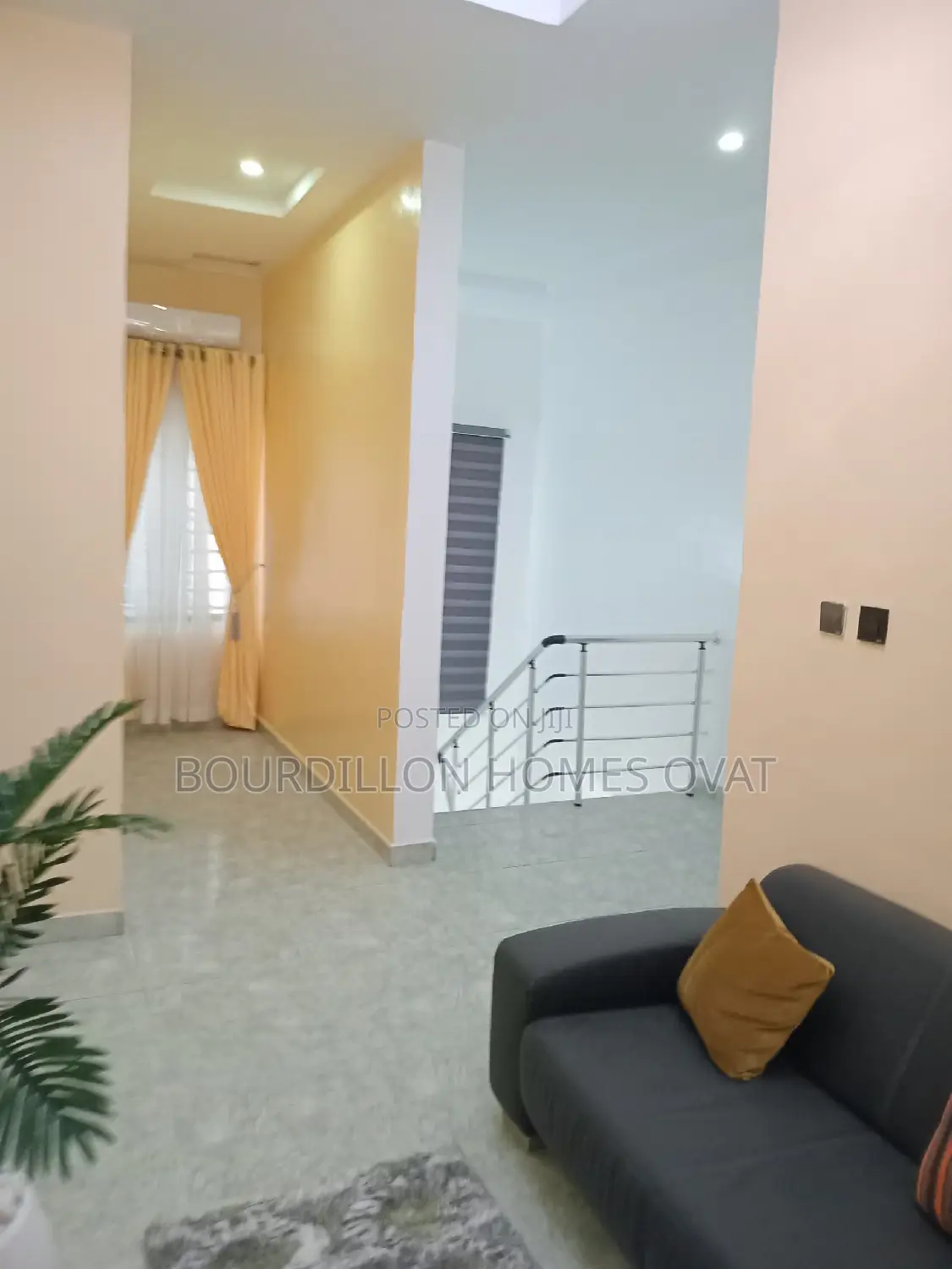 4bdrm Duplex in Chevron for sale in Chevron