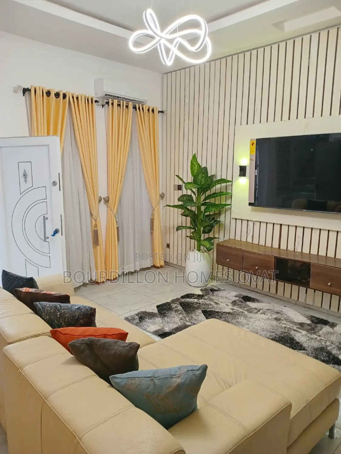 4bdrm Duplex in Chevron for sale in Chevron