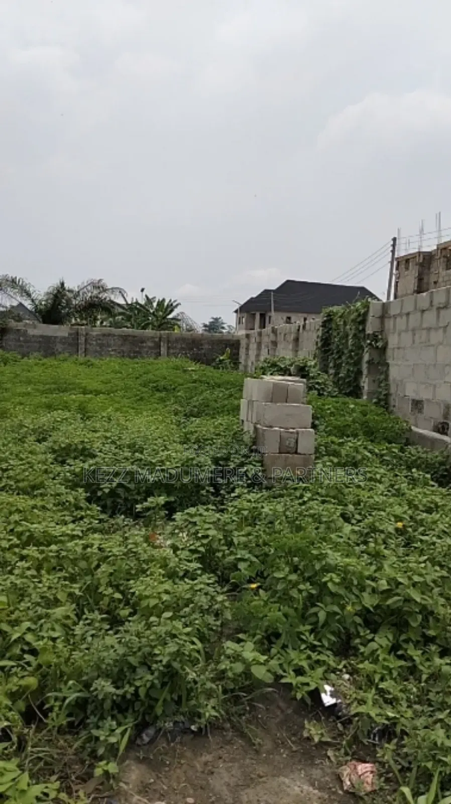For Sale: Half (1⁄2) Plot Land at County Garden Est Sars Rd in Port-Harcourt