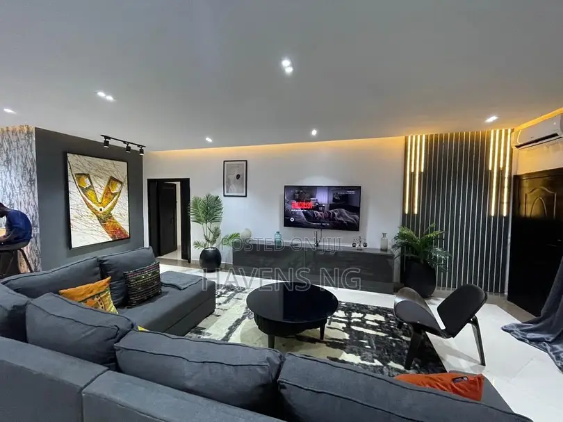 Elegant 3-Bedroom Apartment in Lekki With a Pool in Lekki Phase 1