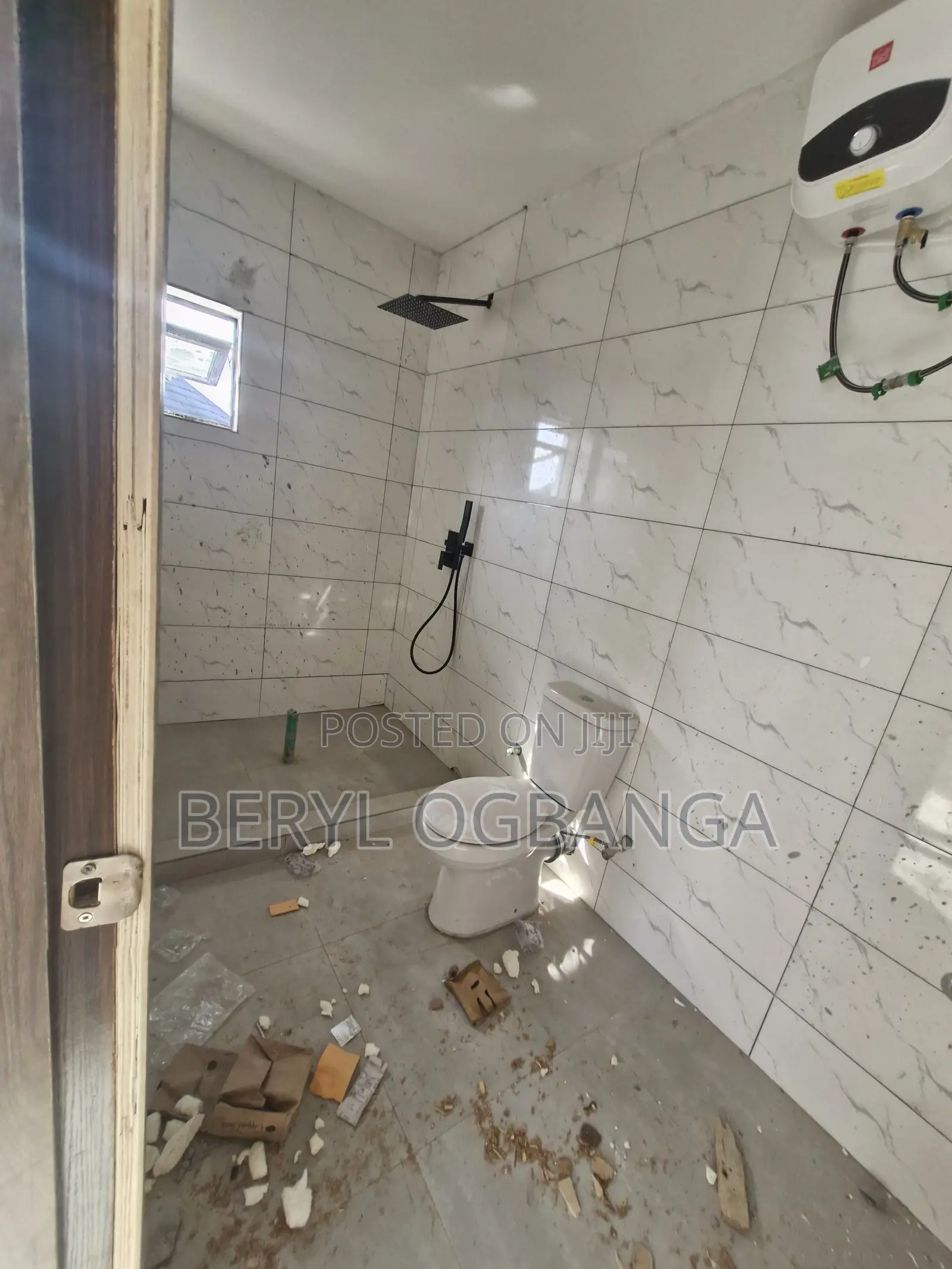 2bdrm Penthouse in Ikota for sale in Ikota