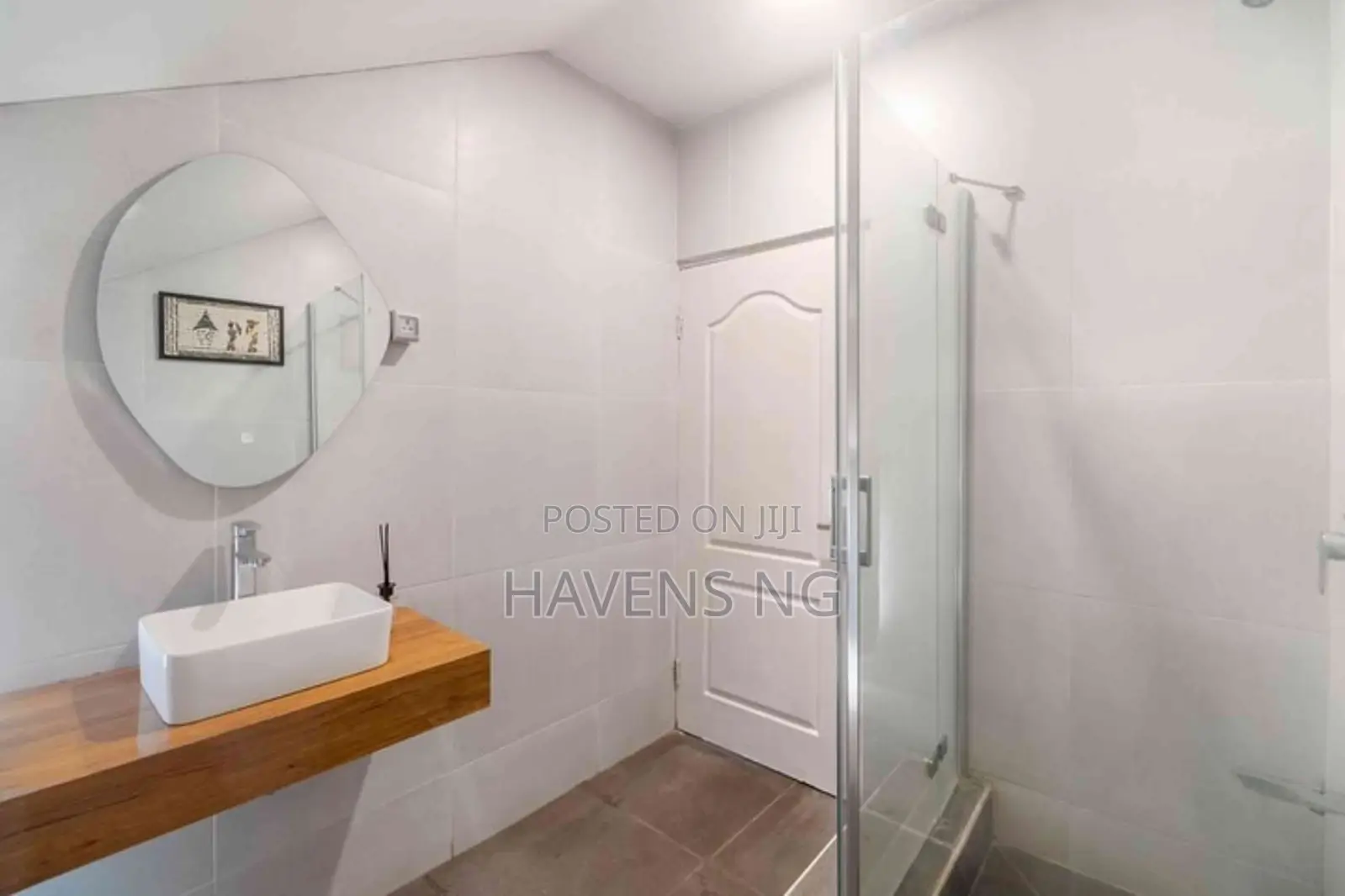 Luxury 3-Bedroom Waterfront Apartment in Lekki in Lekki Phase 1