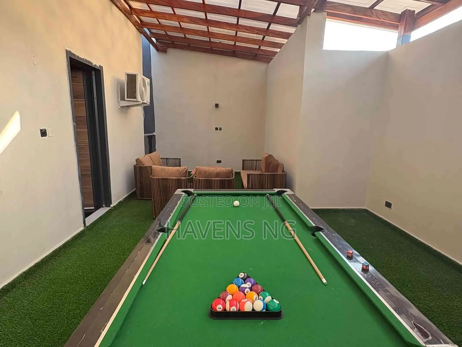 Luxury 4-Bedroom Duplex in Ikate With Private Rooftop in Ikate