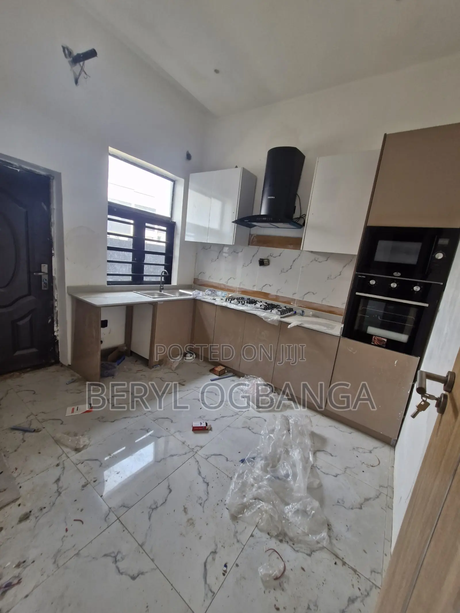 4bdrm Townhouse/Terrace in Ikota for sale in Ikota
