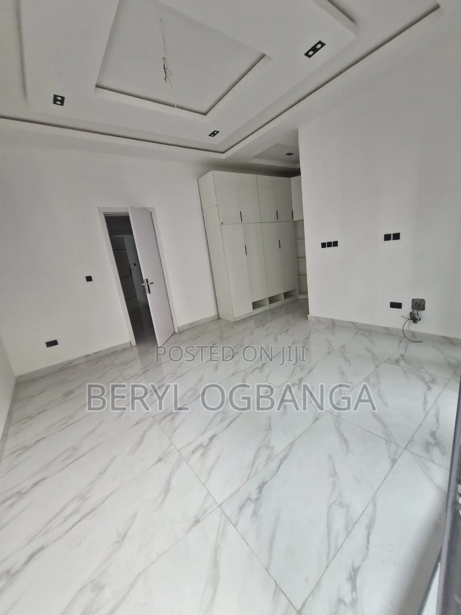 4bdrm Duplex in Ikota for sale in Ikota
