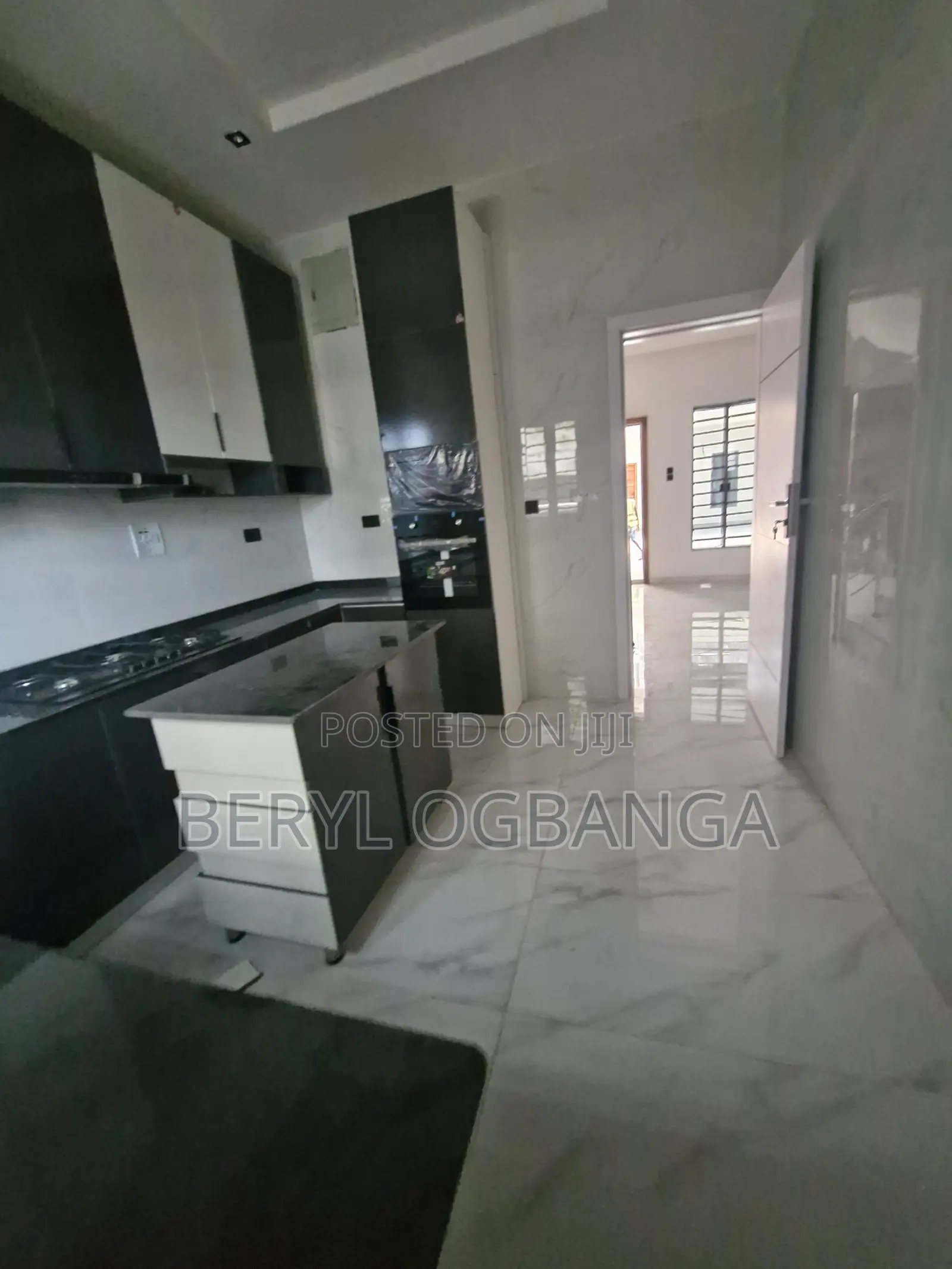 4bdrm Duplex in Ikota for sale in Ikota