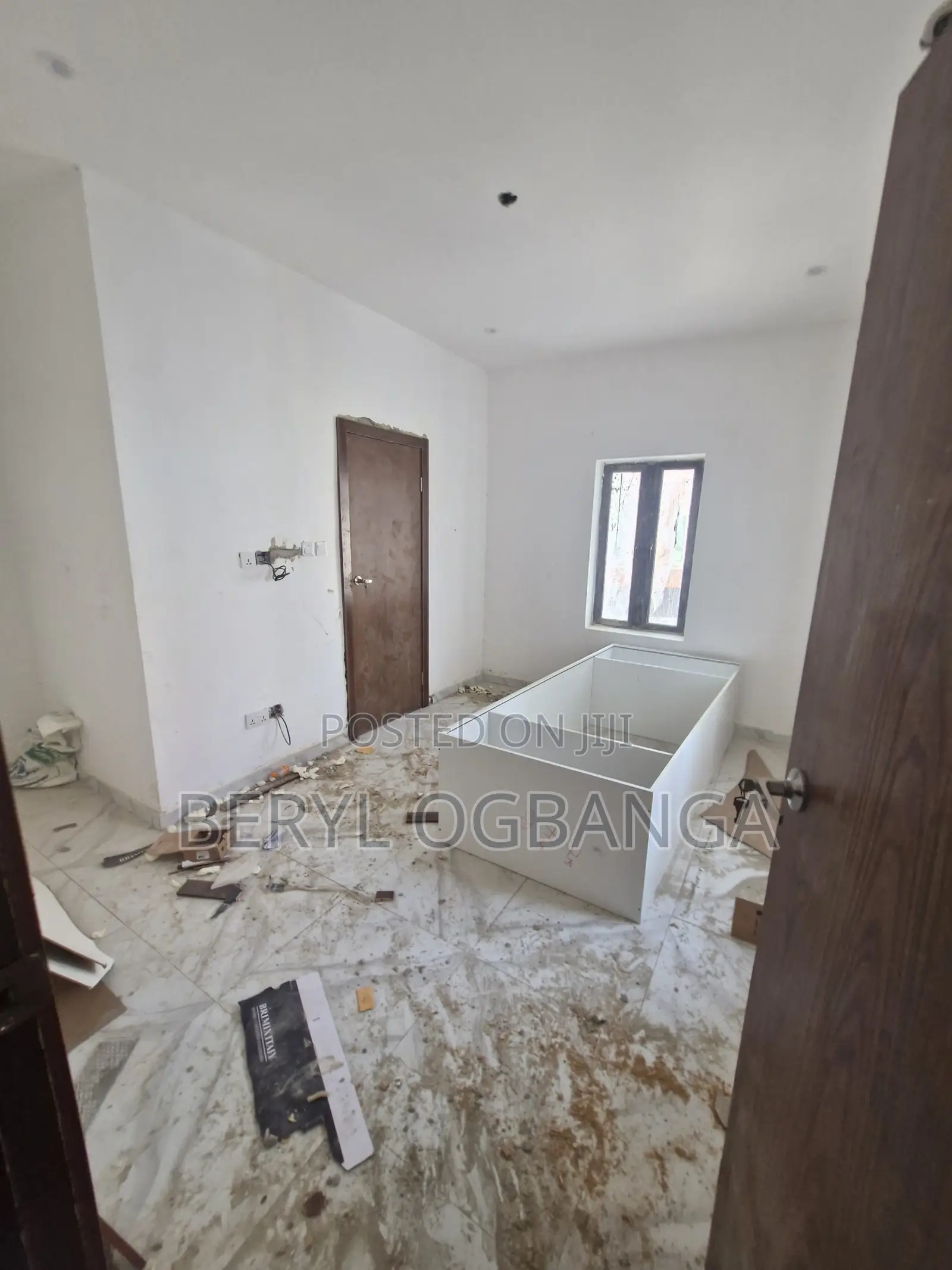 4bdrm Duplex in Ikota for sale in Ikota