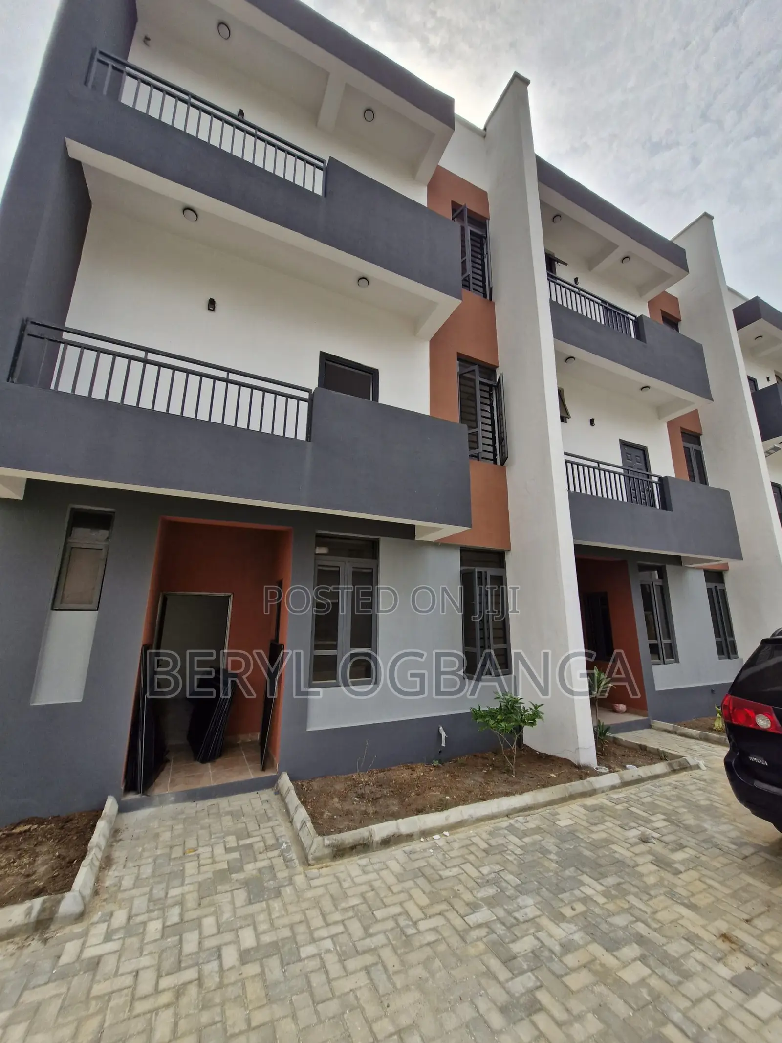 4bdrm Townhouse/Terrace in Ikate for sale in Ikate