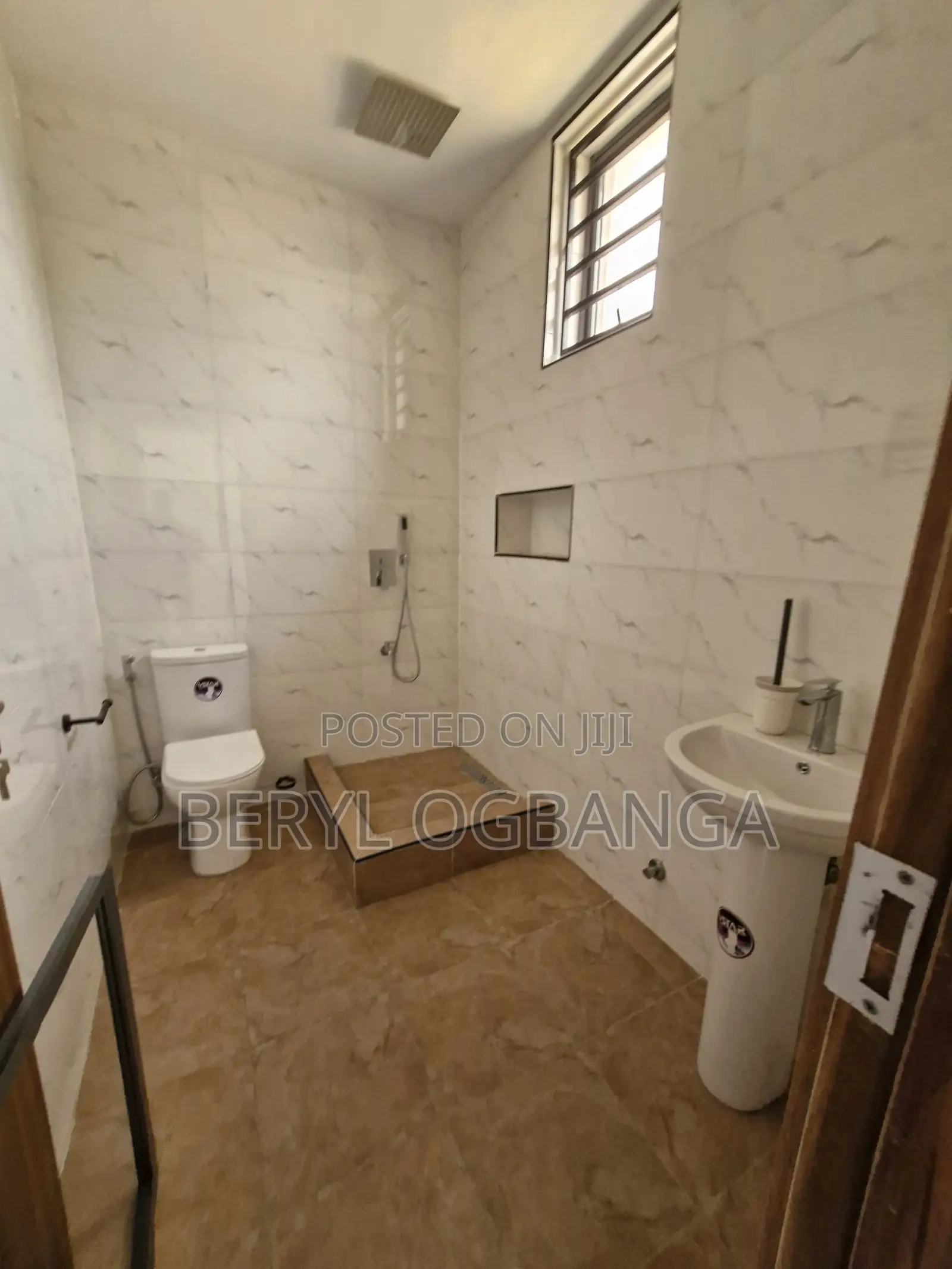 4bdrm Townhouse/Terrace in Ikate for sale in Ikate
