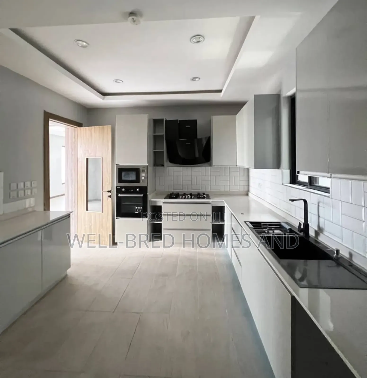 4bdrm Apartment in Lekki Phase 1 Lagos for sale in Lekki Phase 1