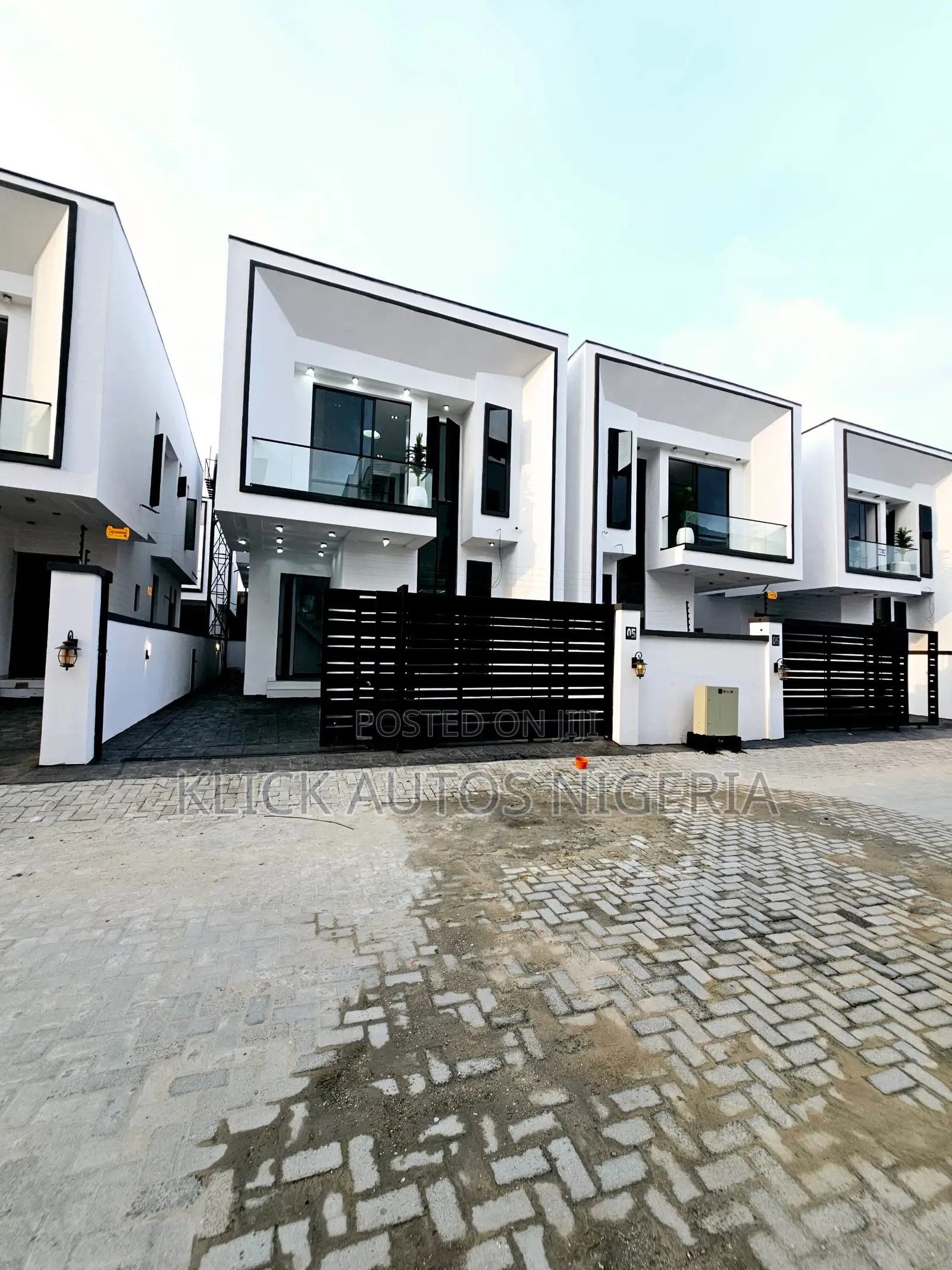 Furnished 4bdrm Duplex in Ikate for sale in Ikate