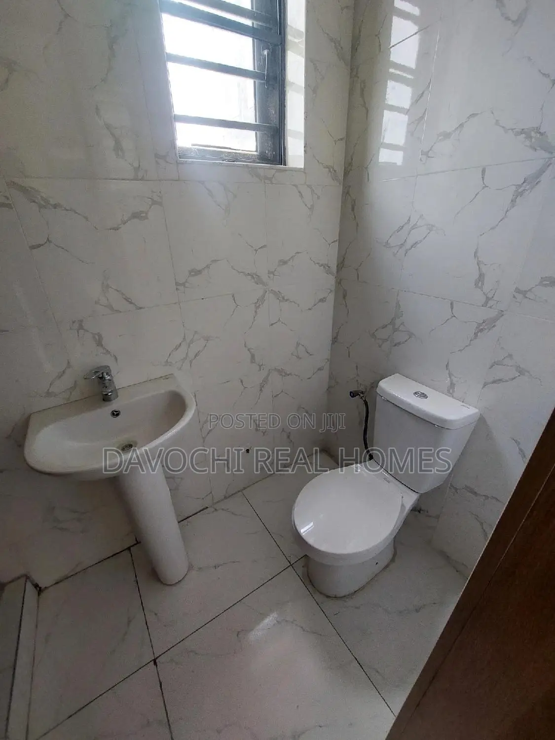 3bdrm Apartment in Ikota, Lekki for sale in Lekki