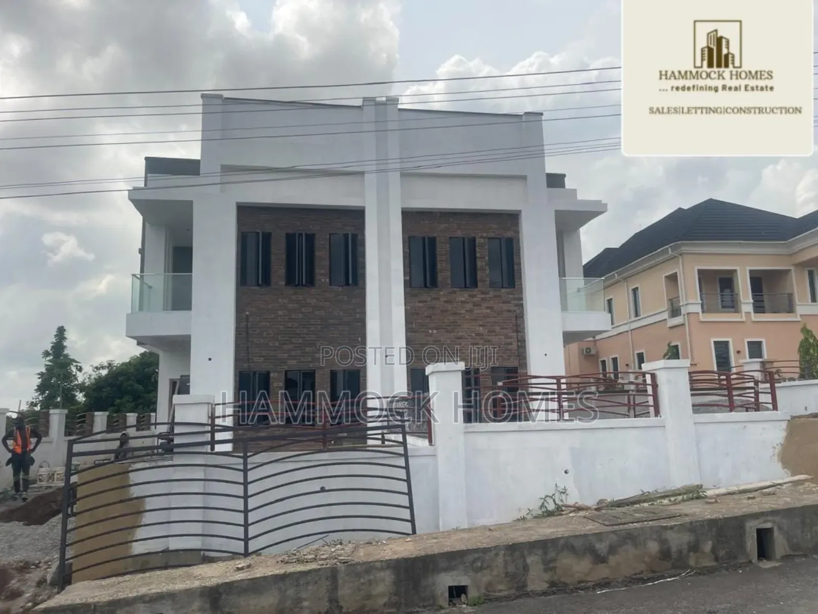 5bdrm Duplex in Kolapo Ishola Gra, Akobo for sale in Akobo